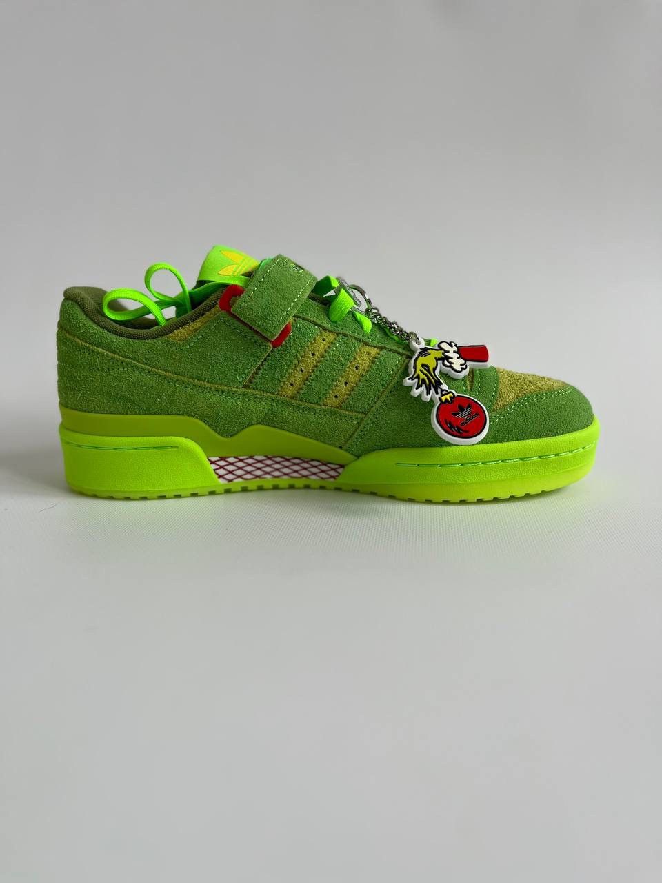 Adidas NEW The Grinch x Adidas Forum Low Size US 9 / EU 42 - 2 Thumbnail