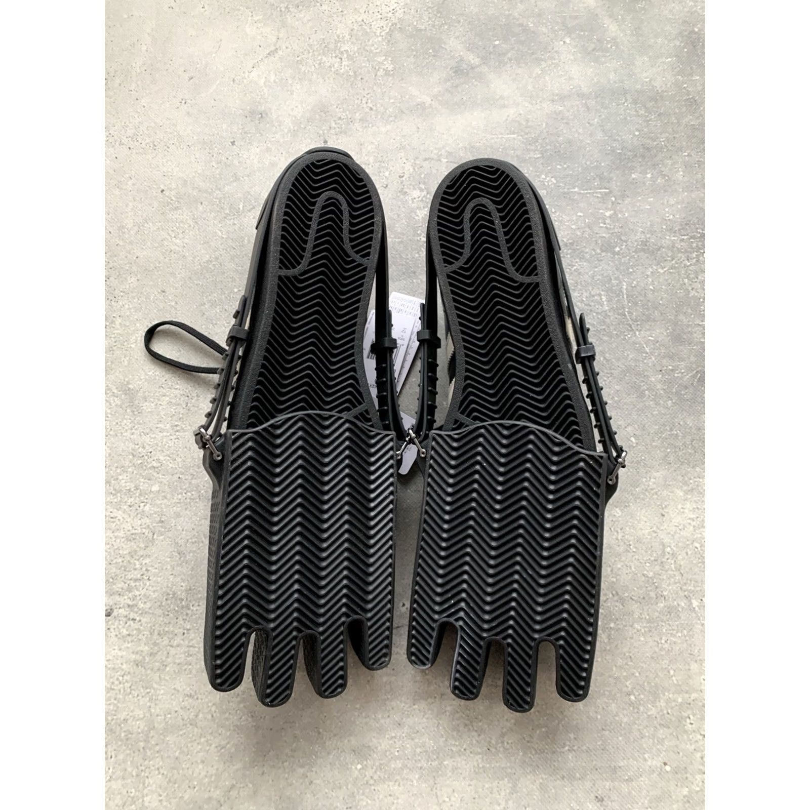 Adidas ADIDAS Superstar Main Selling Point SJ JP7141 Black US 12, UK 10.5, EUR 45.5 Men Sneaker Leather 2024 Size US 11 / EU 44 - 5 Thumbnail