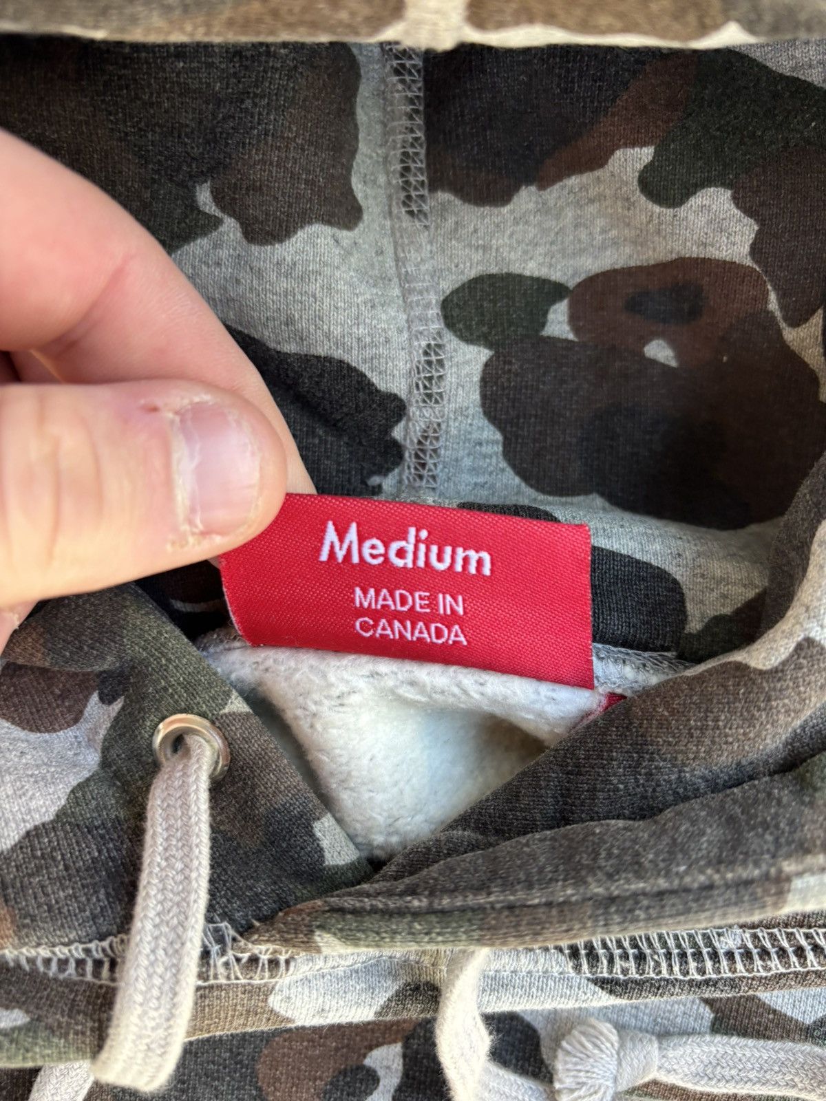 Supreme Supreme 2012 Duck Camo AOP Size US M / EU 48-50 / 2 - 3 Thumbnail
