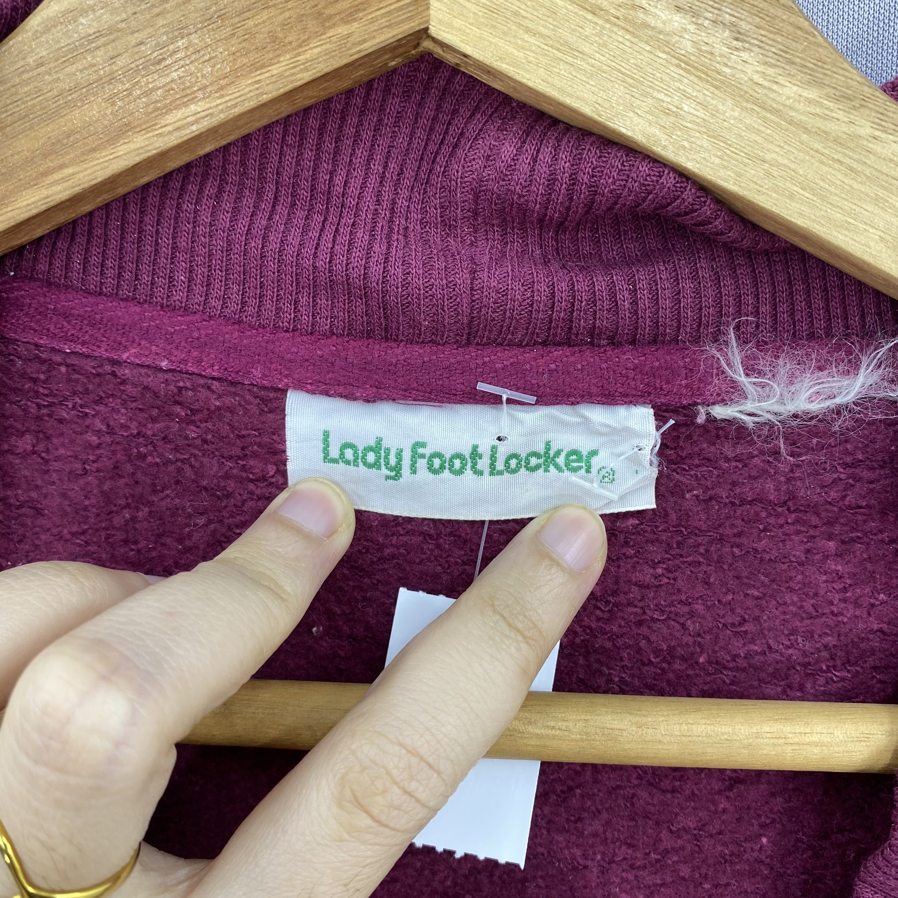 Japanese Brand Vintage Foot Locker Cable Knit Cardigan V-Neck Sweatshirt Size US XL / EU 56 / 4 - 6 Thumbnail