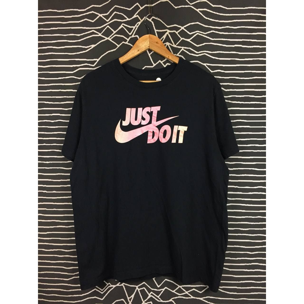 Nike Nike Just Do It Swoosh Logo Sportswear Tee Size L Size US L / EU 52-54 / 3 - 1 Thumbnail