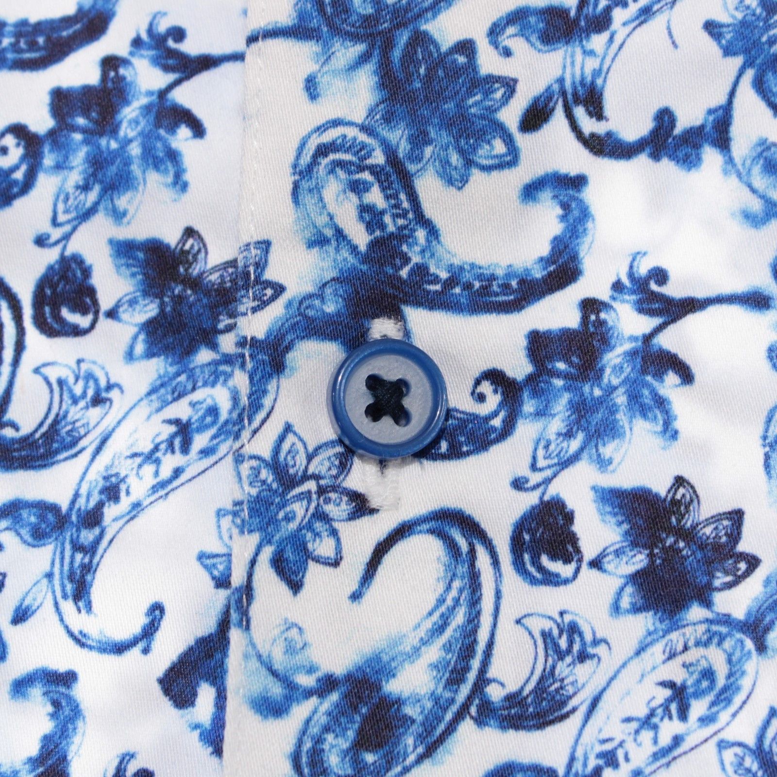 Robert Graham Robert Graham New with tags Shirt Size XL US In Blue Size US XL / EU 56 / 4 - 2 Thumbnail