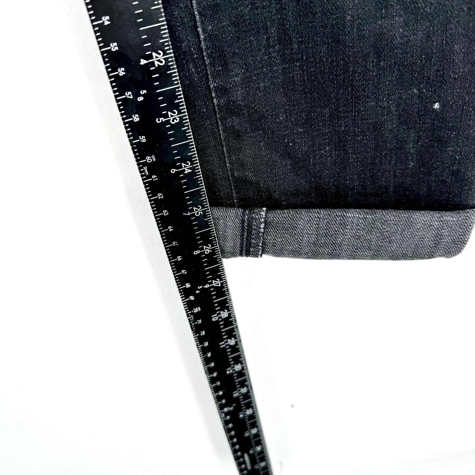 AG Adriano Goldschmied Adriano Goldschmied Skinny Black Cropped Jeans Size 25R Size 25" / US 0 / IT 36 - 7 Thumbnail