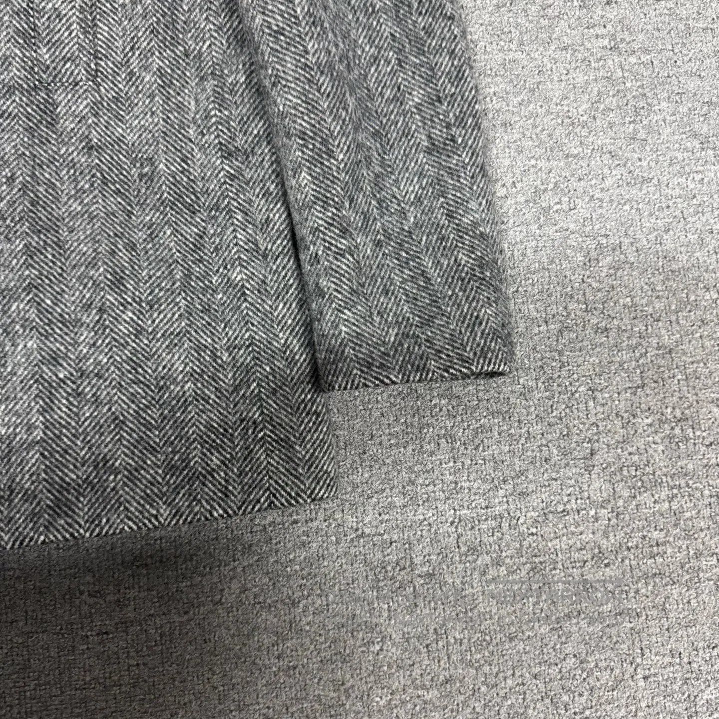 Dior Dior Double-row buttons; fishbone pattern; wool coat jacke Size US M / EU 48-50 / 2 - 4 Thumbnail