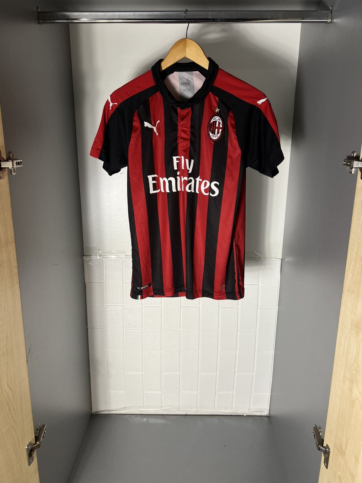 Puma VINTAGE PUMA FC MILAN ITALY SOCCER JERSEY RETRO BLOKE Y2K Size US M / EU 48-50 / 2 - 1 Thumbnail