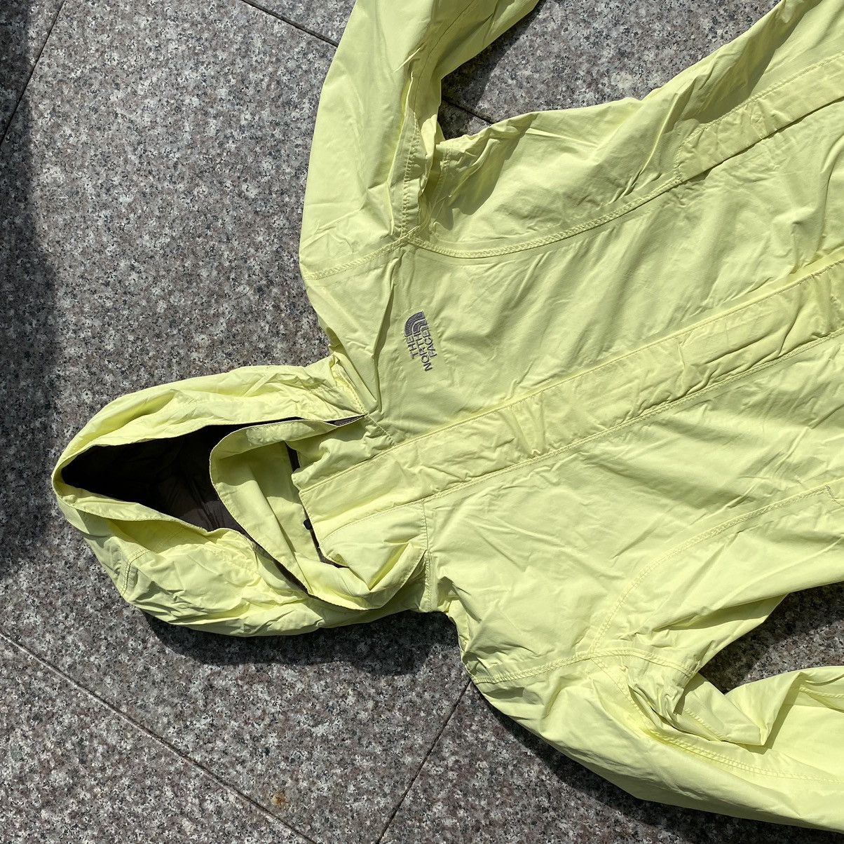 The North Face The north face rain jacket Size XS / US 0-2 / IT 36-38 - 6 Thumbnail