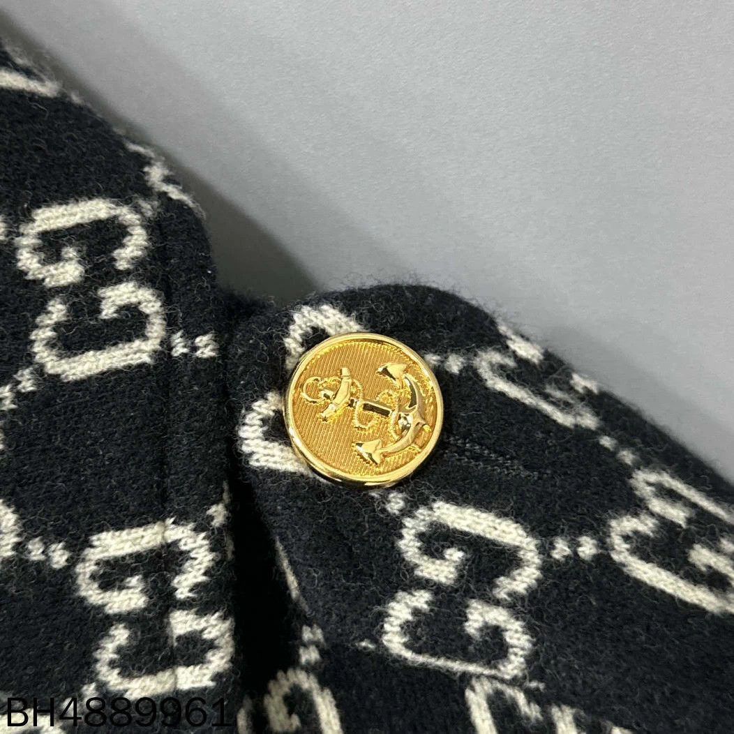 Gucci GUCCI GG Supreme print gold button cape coat S Size S / US 4 / IT 40 - 5 Thumbnail