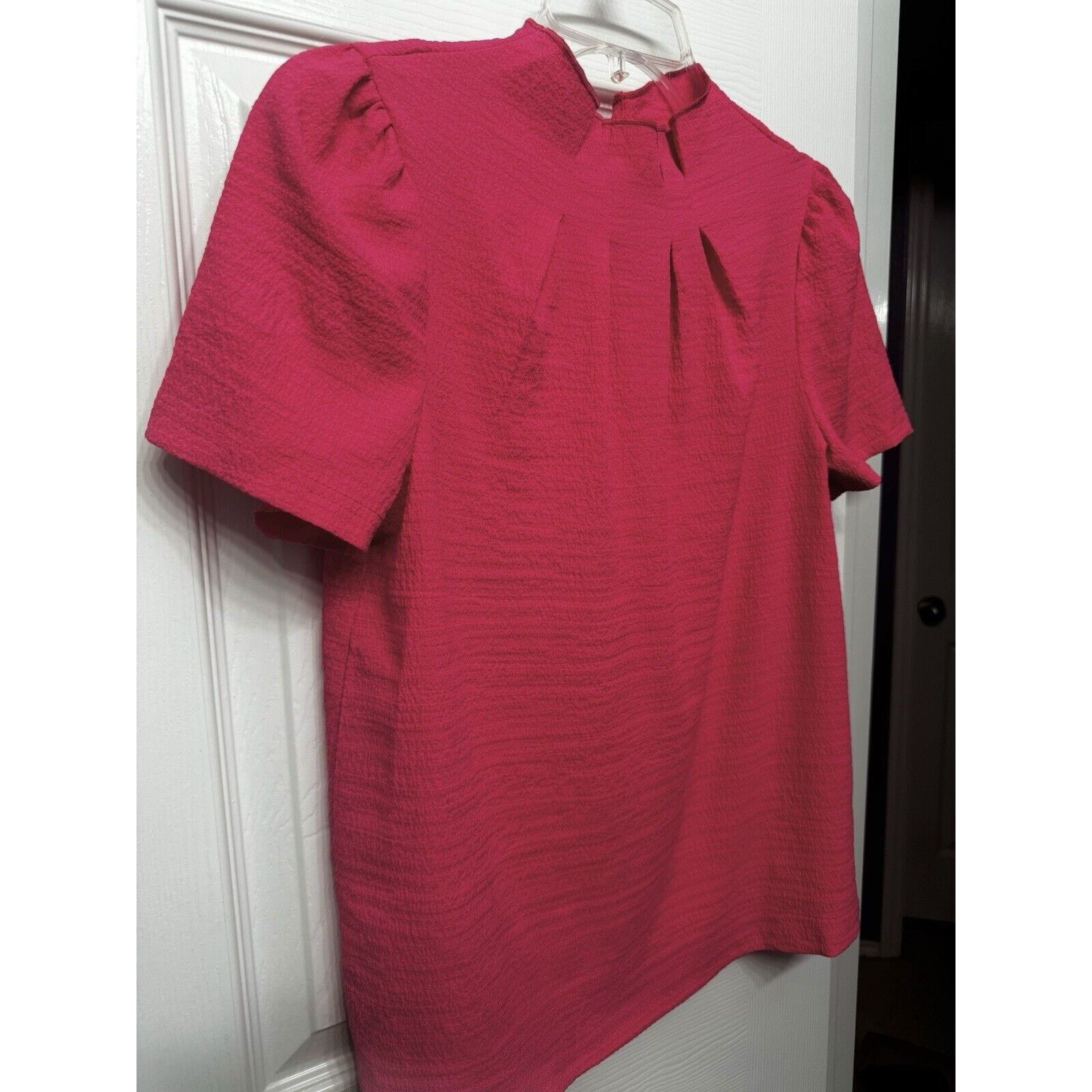 Shein NWOT! SHEIN Ruched Chic Keyhole Short Sleeve Blouse, Pink M Size M / US 6-8 / IT 42-44 - 5 Thumbnail