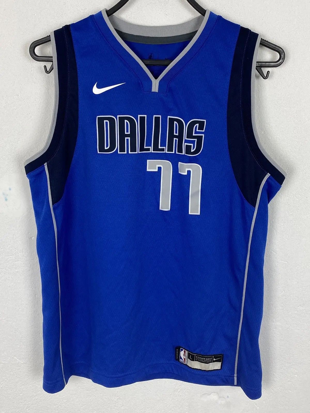 NBA Nike x Dallas Mavericks NBA #77 Luka Doncic Jersey In Blue Size US S / EU 44-46 / 1 - 1 Thumbnail