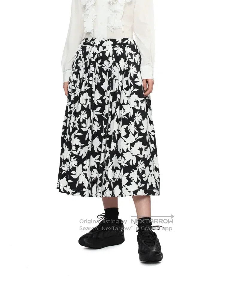 Comme des Garcons Comme Des Garcons size S Hepburn style umbrella skirt Size 23" - 1 Thumbnail