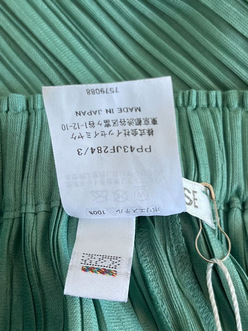 Issey Miyake Issey Miyake size:3 Green pleated skirt Size 22" - 5 Thumbnail