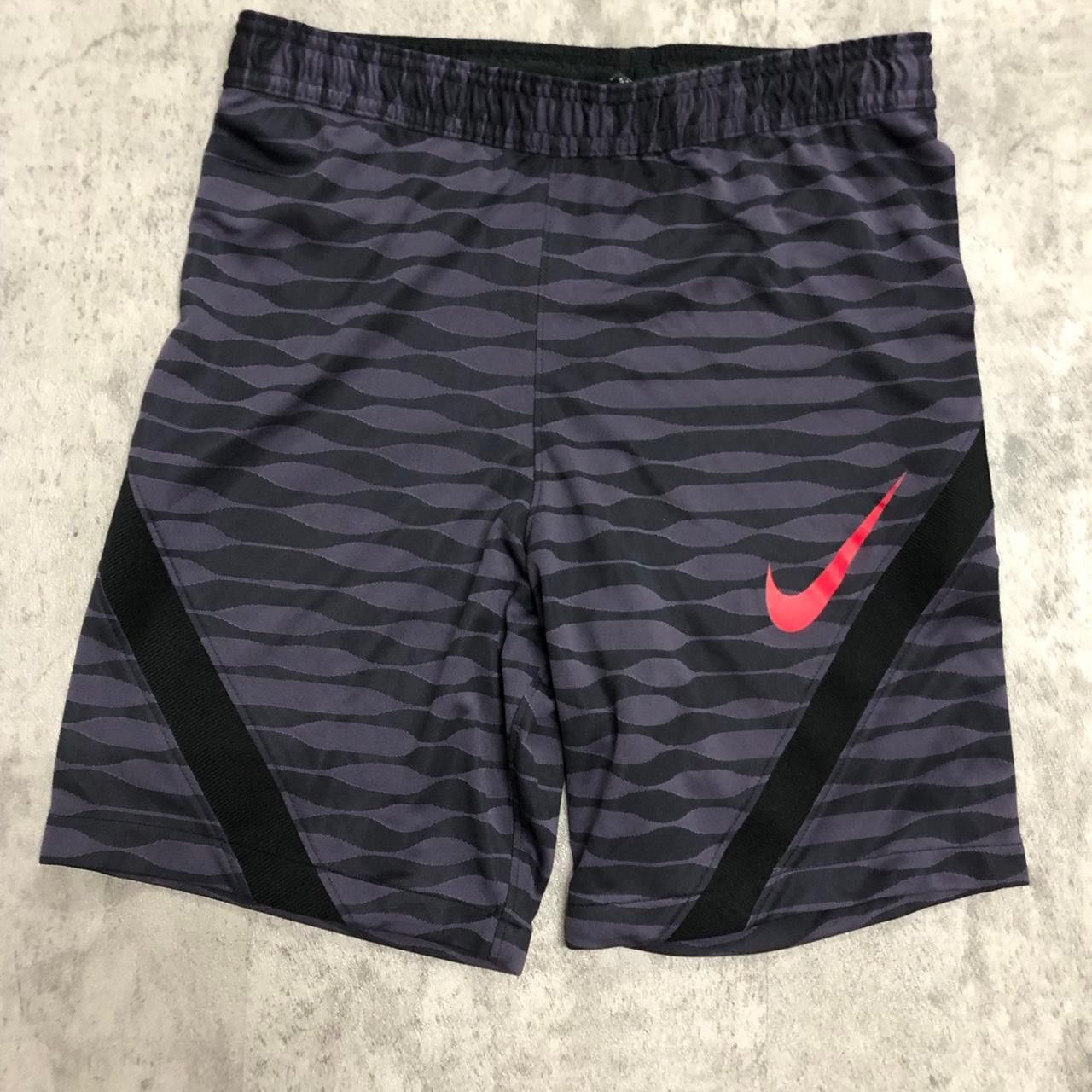 Nike Nike Purple Football Vapor basketball run Gym shorts Size US 30 / EU 46 - 1 Thumbnail