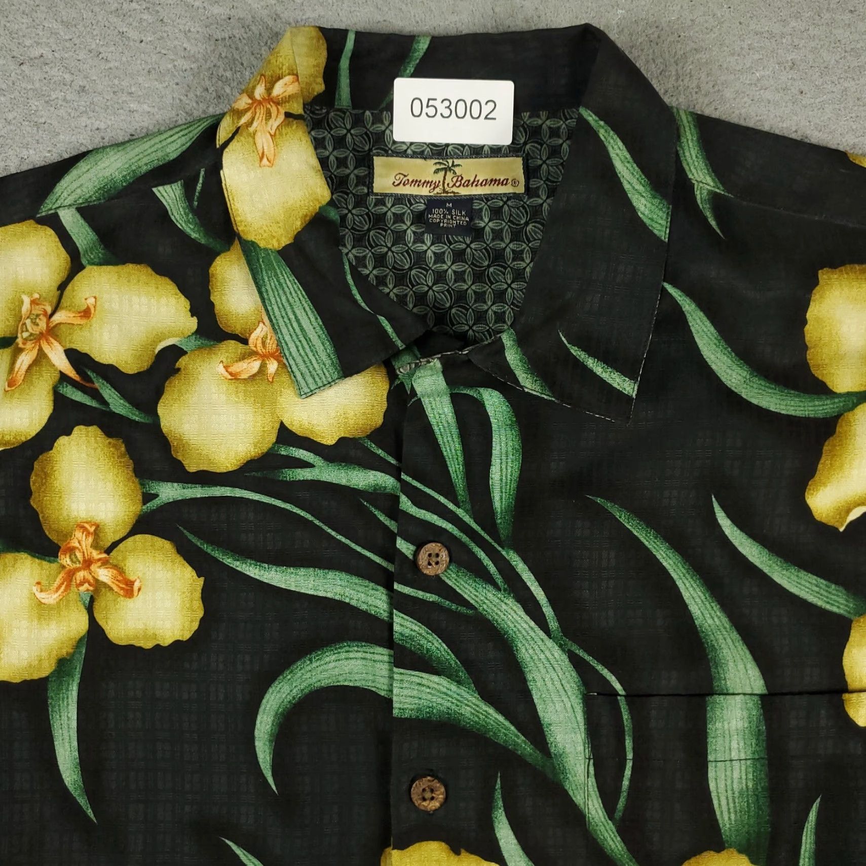 Tommy Bahama Tommy Bahama Shirt Mens Medium Black Floral Hawaiian Button Up Short Sleeve Size US M / EU 48-50 / 2 - 2 Thumbnail
