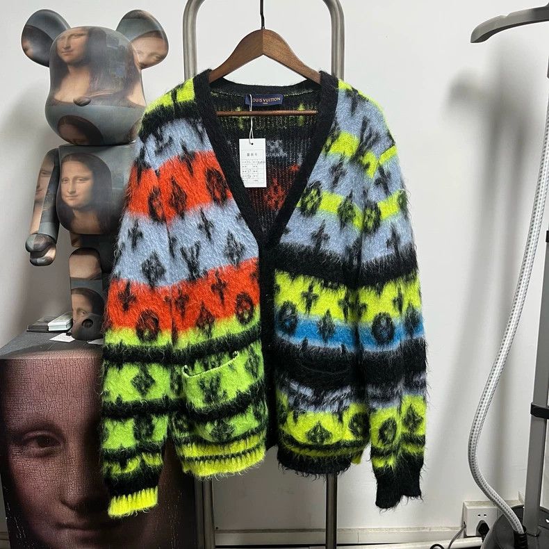 Louis Vuitton Louis Vuitton Seahorse Hair Cardigan sweater 2504-Nextarrow Size US XL / EU 56 / 4 - 1 Thumbnail
