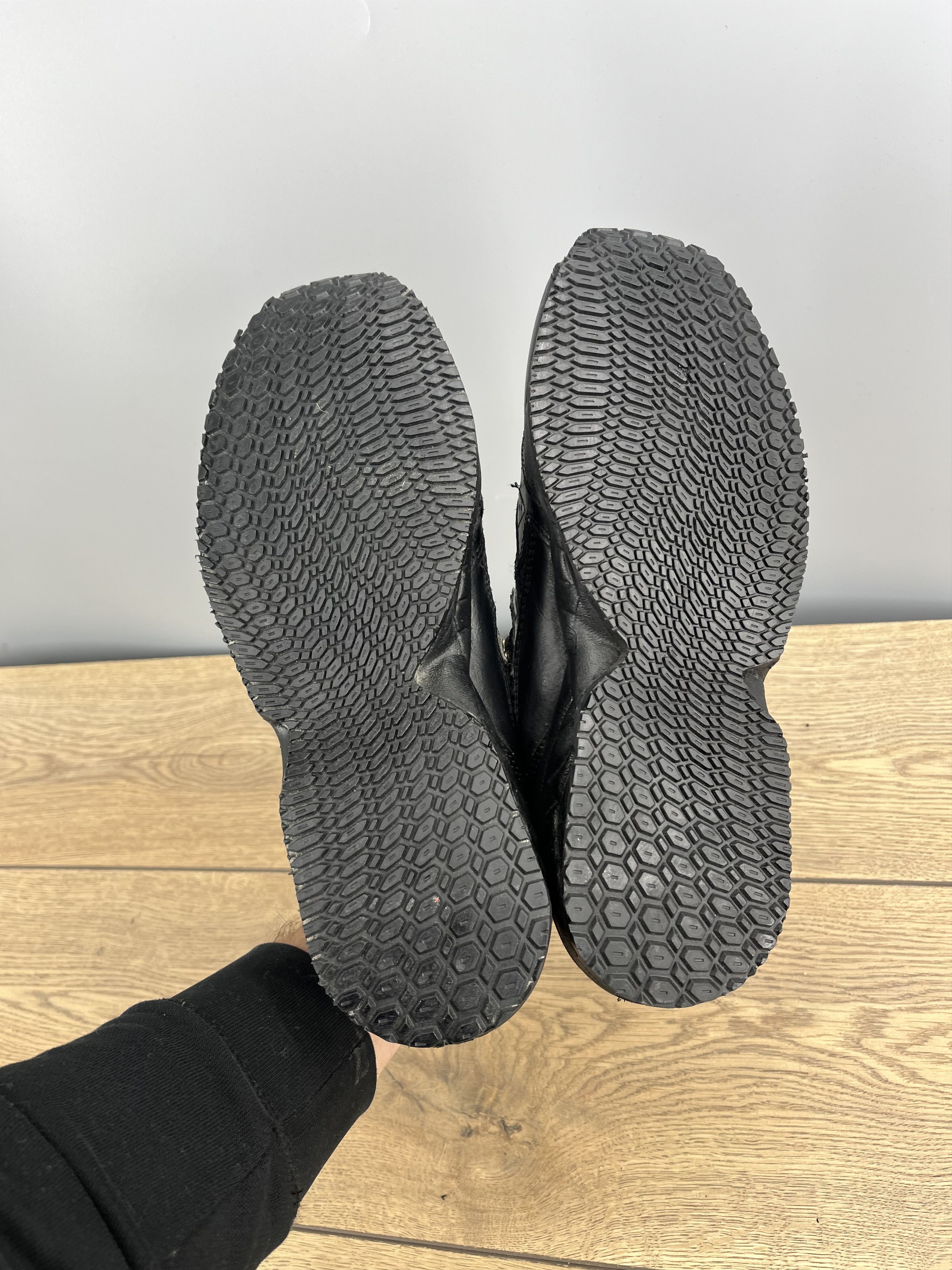 Nike Share Vintage Nike Air Walking 90 Triple Black Sneakers Men Size US 10 / EU 43 - 11 Thumbnail