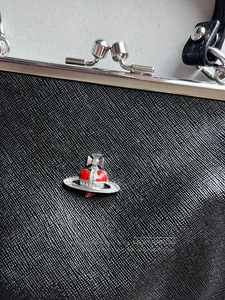 Vivienne Westwood Vivienne Westwood size os Red heart Saturn dumpling bag wit Size ONE SIZE - 3 Thumbnail