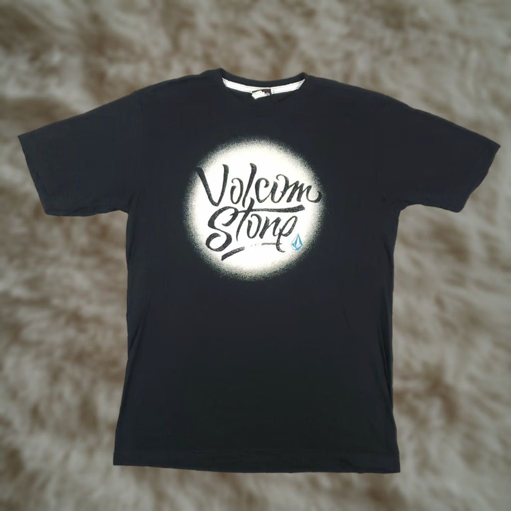 Volcom VINTAGE Volcom Shirt Unisex Adults Black Crew Neck Short Sleeve L Logo Graphic Modern Casual T-Shirt Mens / Womens Size US L / EU 52-54 / 3 - 1 Thumbnail