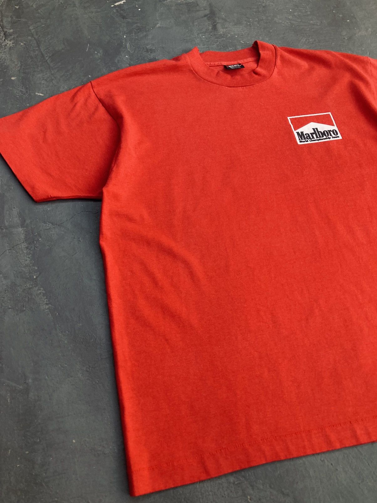 Marlboro × Marlboro Adventure Team × Marlboro Unlimited Vintage 90s Marlboro x F1 Tee Size US XL / EU 56 / 4 - 4 Thumbnail