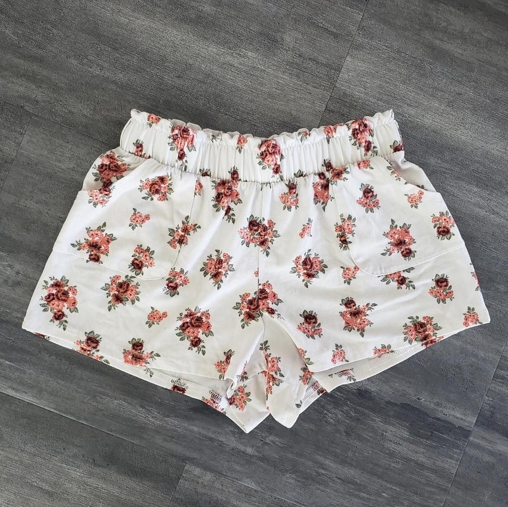 rue21 White Floral Rue21 High Waisted Short Size 32" / US 10 / IT 46 - 1 Thumbnail