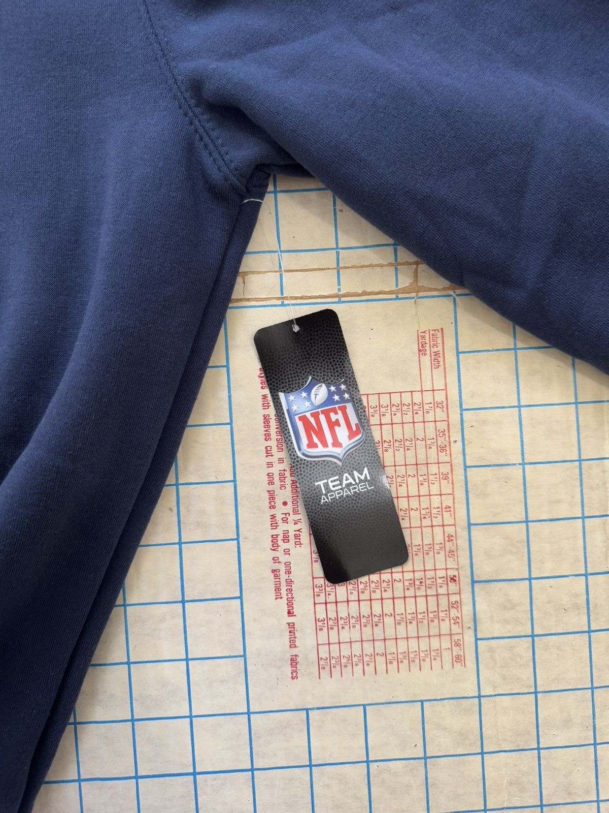 NFL NWT NFL Team Apparel New England Patriots Crewneck Sweater L Size US L / EU 52-54 / 3 - 4 Thumbnail