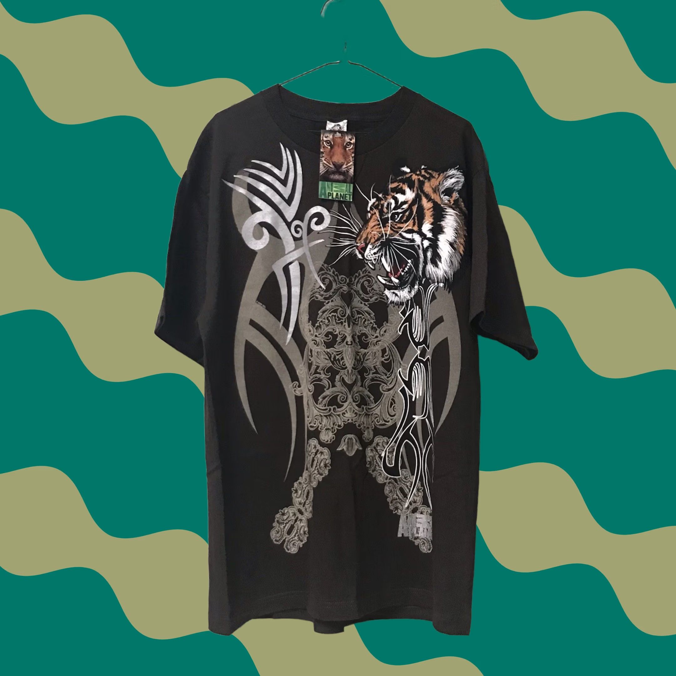 Vintage VINTAGE Alstyle Men T-Shirt Tribal Bengal Tiger Graphic Preshrunk Short Sleeve L Brown Crew Neck 2000s Y2K Wildlife Retro Tigers Logo Mens Size US L / EU 52-54 / 3 - 1 Thumbnail