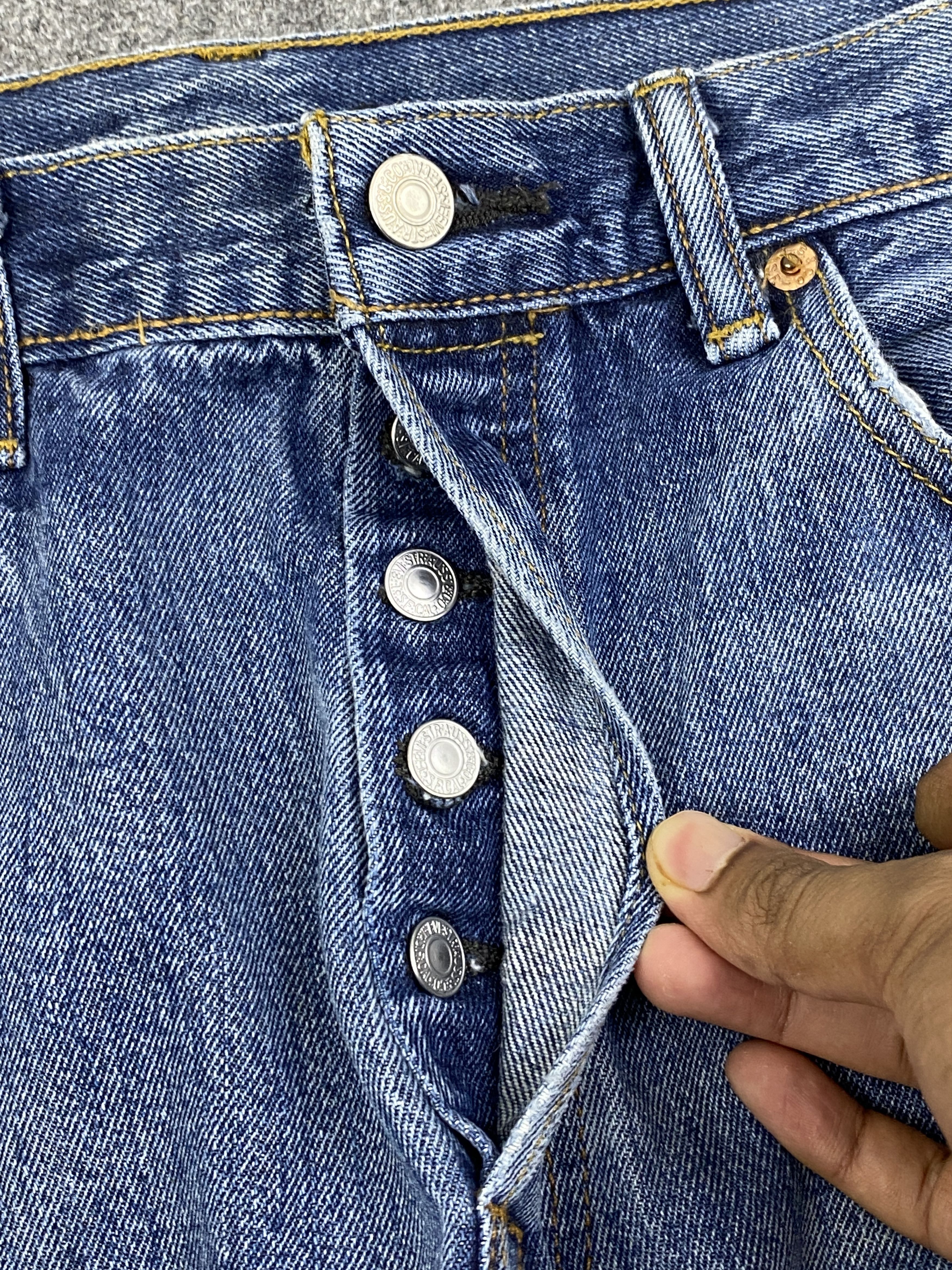 Levi's × Vintage Vintage Levi's 501 Blue Faded Jeans DP2807 Size US 34 / EU 50 - 15 Thumbnail