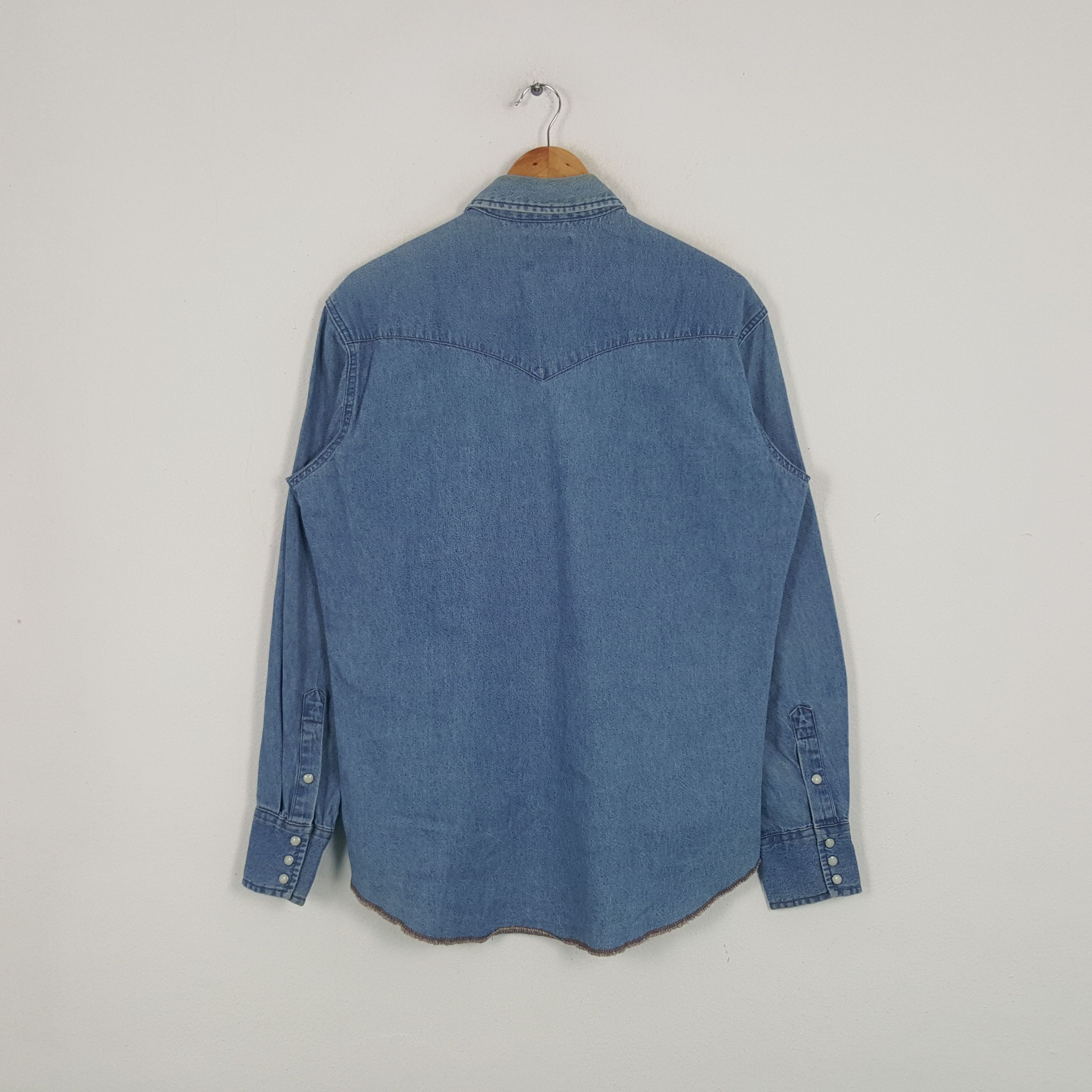Vintage × Wrangler Vintage Wrangler American Retro Style Denim Shirt Button Up Size US L / EU 52-54 / 3 - 3 Thumbnail