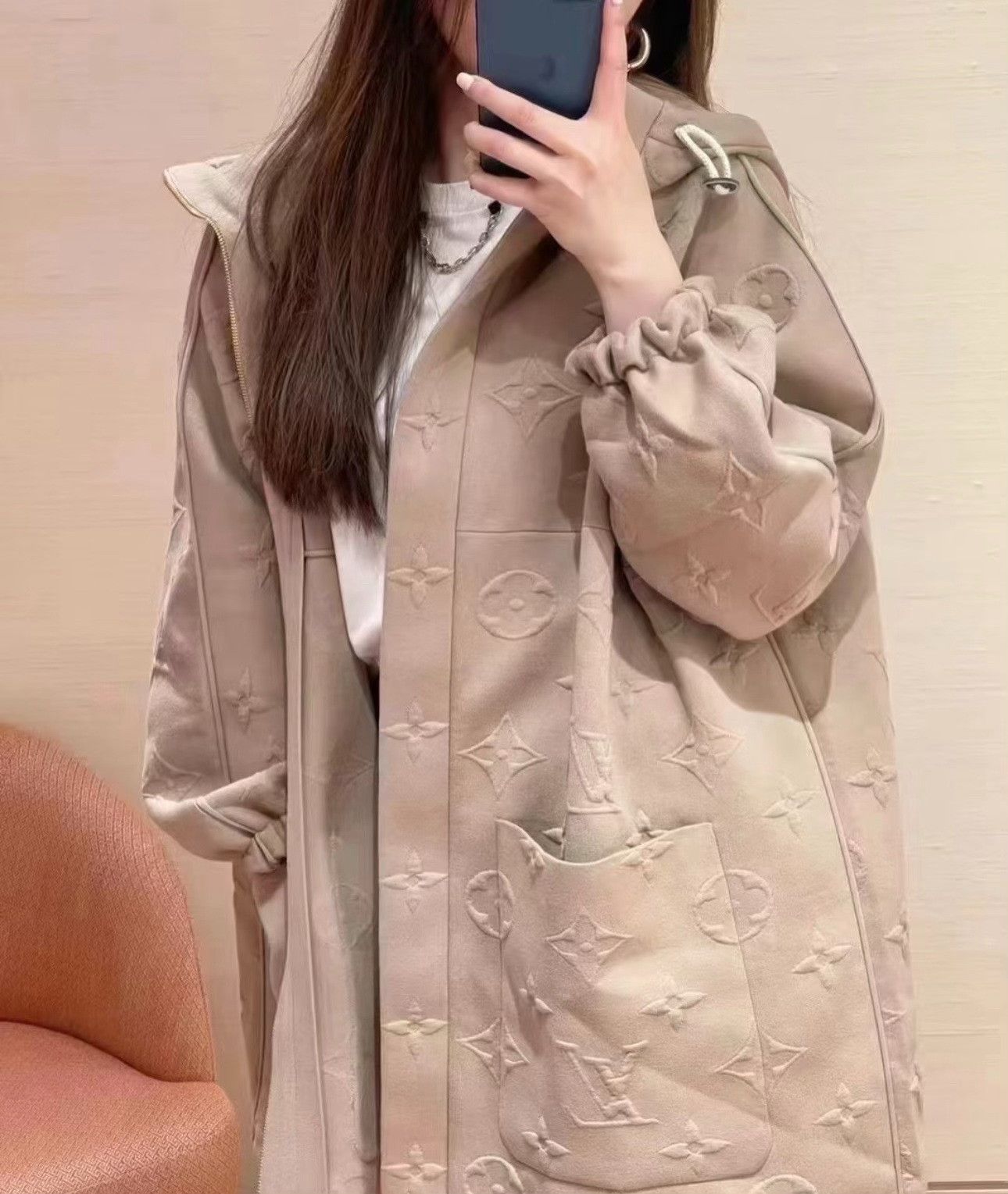 Louis Vuitton louis vuitton fw23 3d logo hooded coat Size US S / EU 44-46 / 1 - 6 Thumbnail
