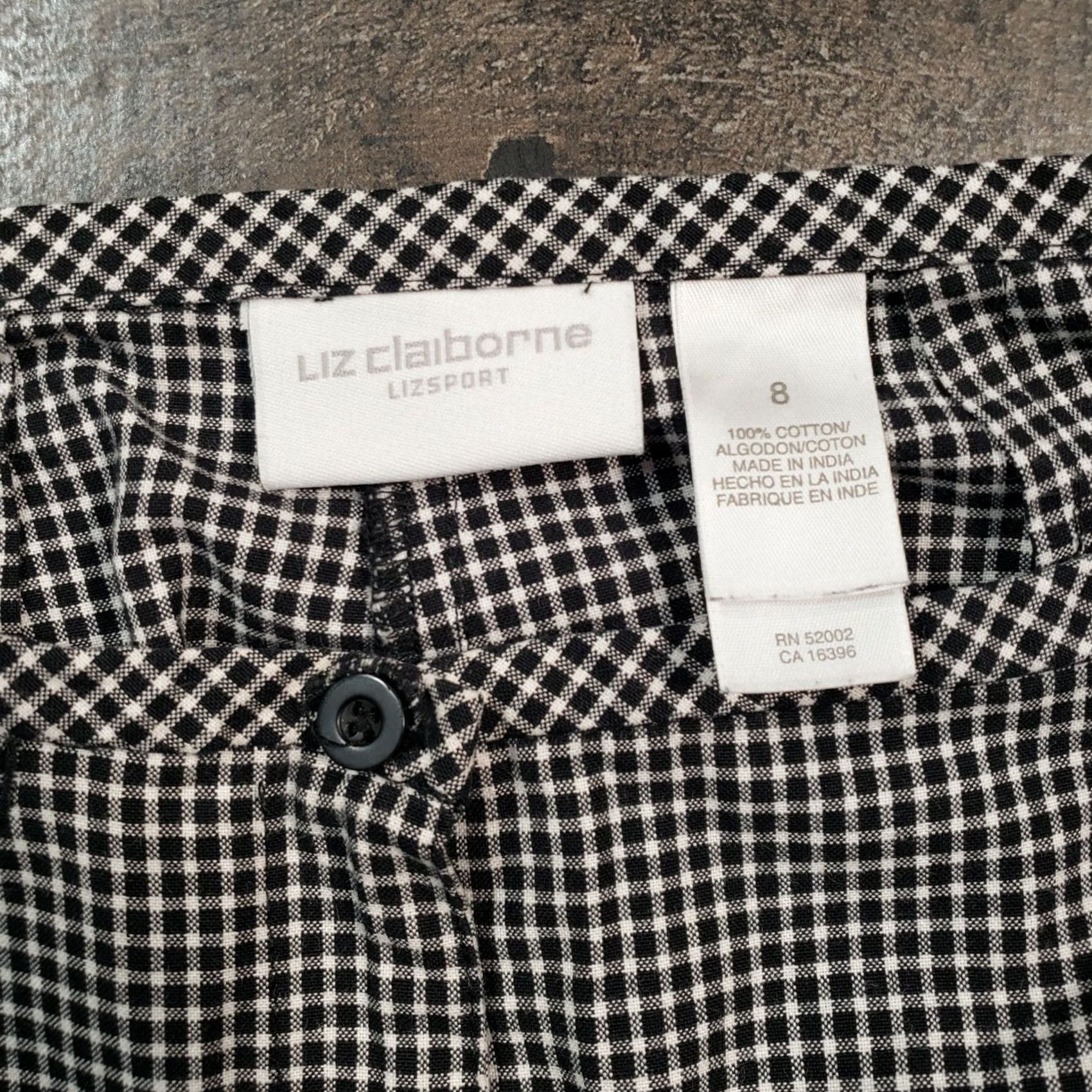 Liz Claiborne Liz Claiborne Pants Capri Black Check Zip Closure Straight Rise Mid 8 Womens Regular Inseam 23 Negative N/A Size 30" / US 8 / IT 44 - 3 Thumbnail