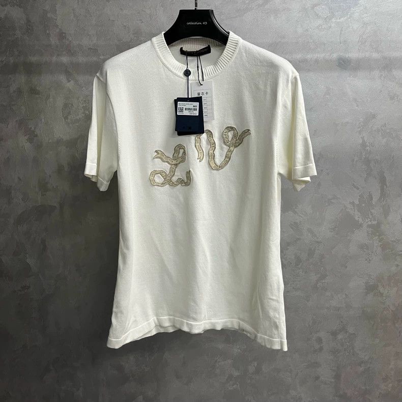 Louis Vuitton Louis Vuitton 25 crewneck in solid beige with graphic prin Size US M / EU 48-50 / 2 - 1 Thumbnail