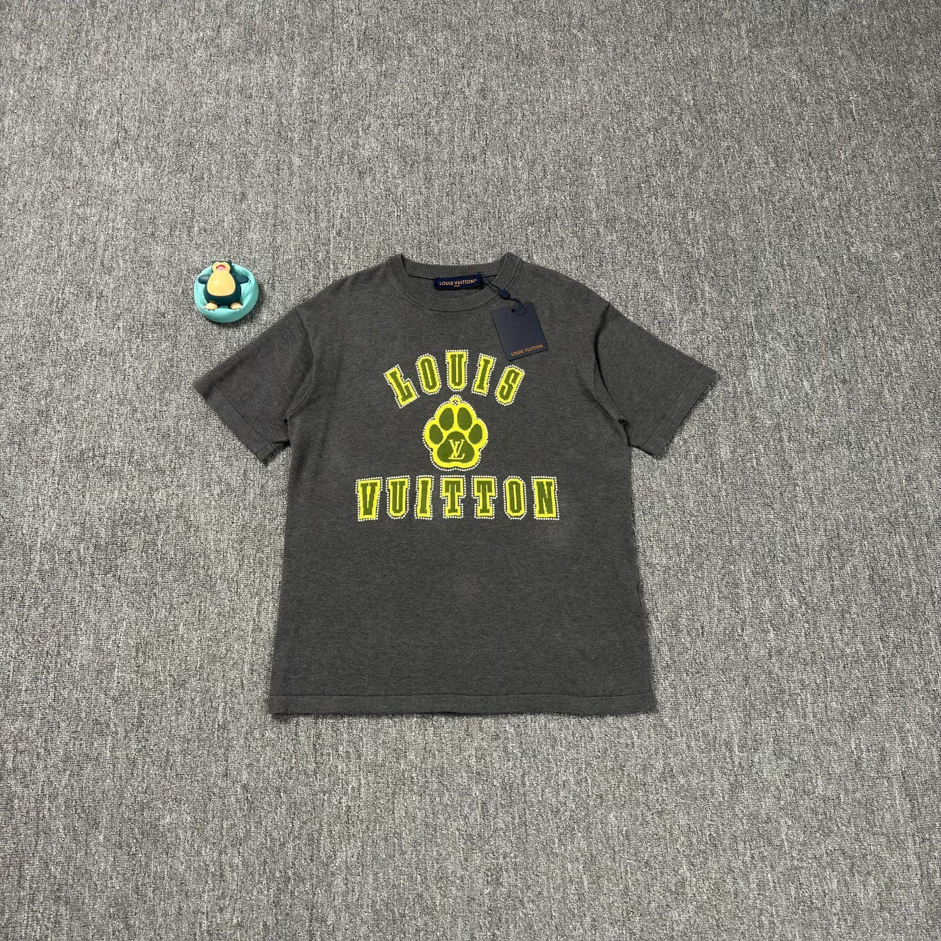 Louis Vuitton Louis Vuitton Beaded Paw Logo T-Shirt S Size US S / EU 44-46 / 1 - 1 Thumbnail