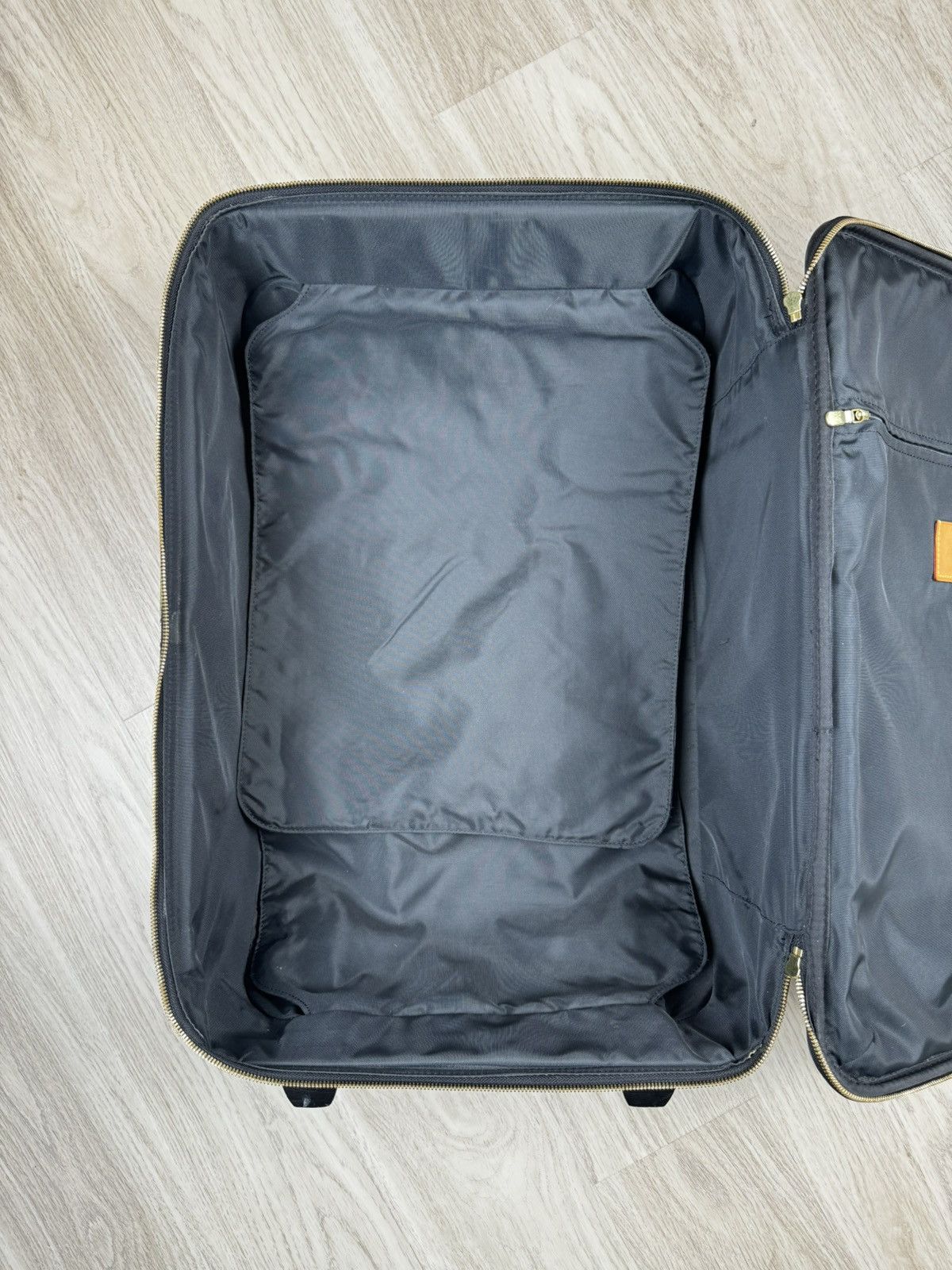 Louis Vuitton × Takashi Murakami Louis Vuitton Takashi Murakami Pegase 60 Monogramouflage Bag Size ONE SIZE - 16 Thumbnail