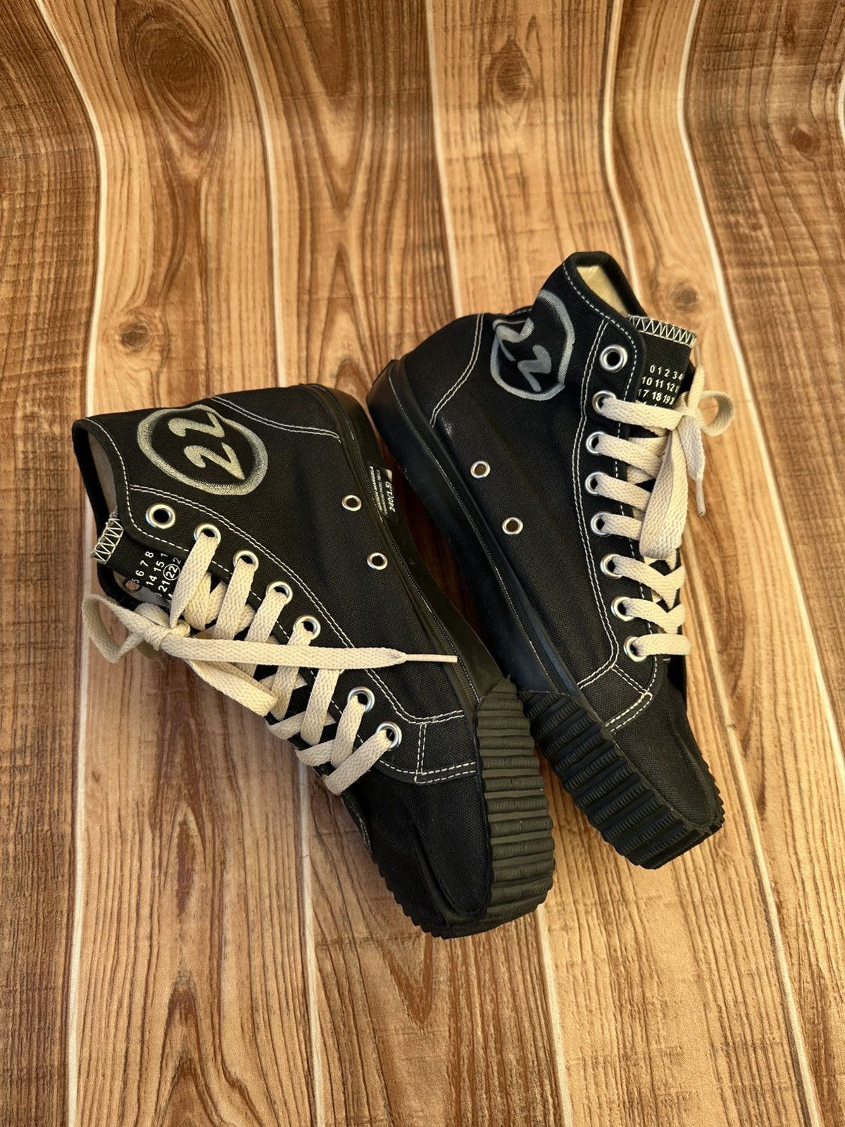 Maison Margiela Maison margiela Tabi Canvas Hightop Black Sneaks 22. Size US 8 / IT 38 - 4 Thumbnail