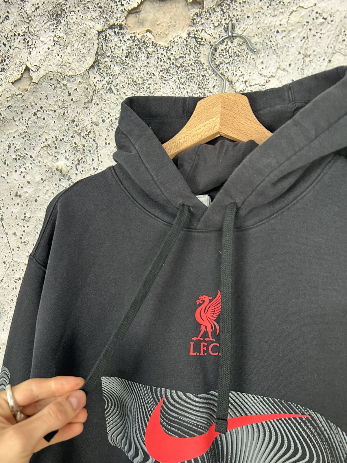 Nike Nike Liverpool FC Hoodie Sport Streetwear Football Soccer Size US XL / EU 56 / 4 - 4 Thumbnail