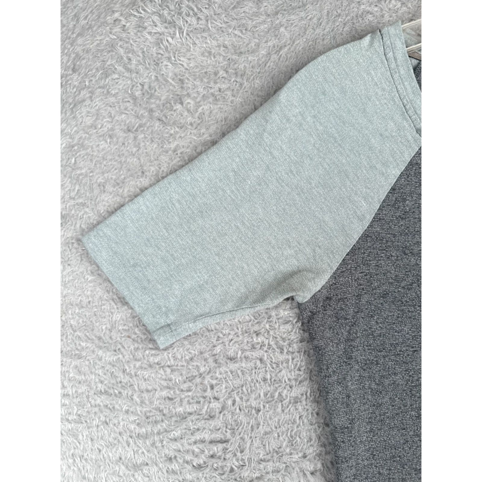 The North Face The North Face Shirt Women S Gray Blue Short Sleeve Raglan Pocket Crew Neck Pullover Casual Travel All Seasons breathable Size S / US 4 / IT 40 - 3 Thumbnail