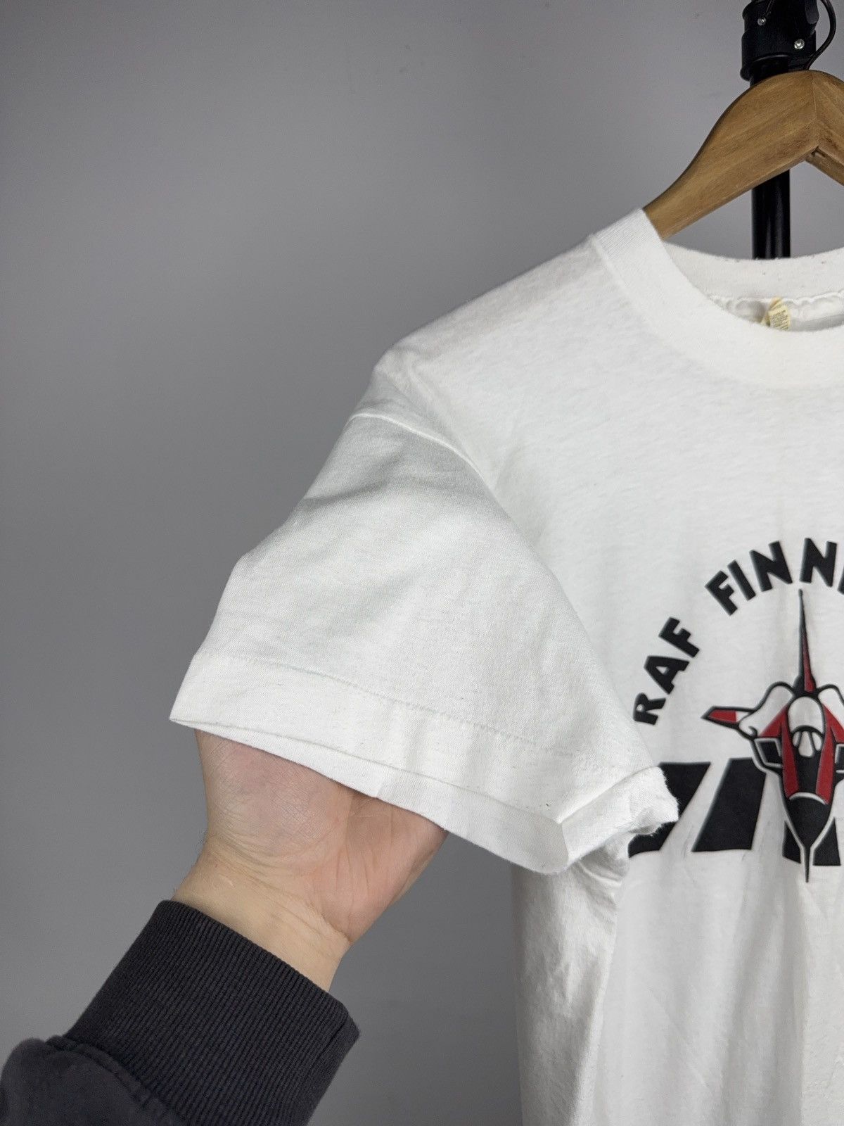 Vintage Vintage RAF Finningley Aviation T-Shirt 90s Screen Stars Size US M / EU 48-50 / 2 - 5 Thumbnail