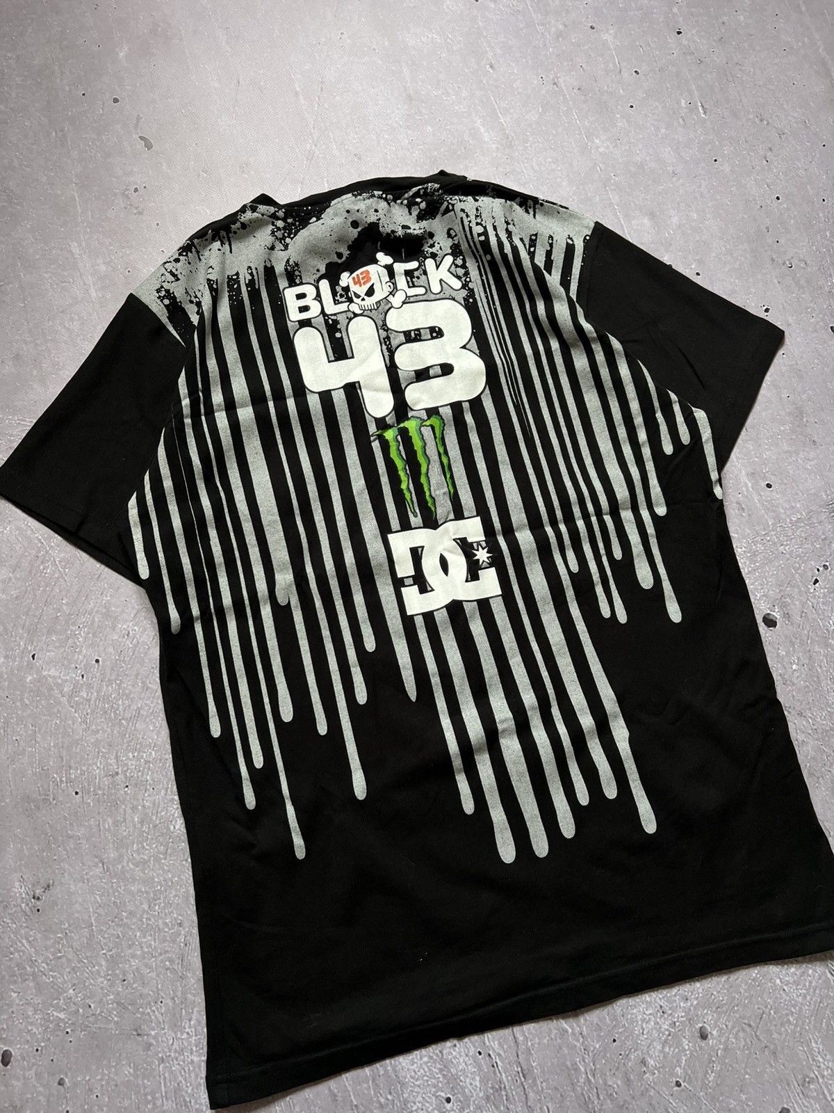 DC Very Rare T-Shirt From DC Size XL Actually M Y2K Hype Size US M / EU 48-50 / 2 - 7 Thumbnail