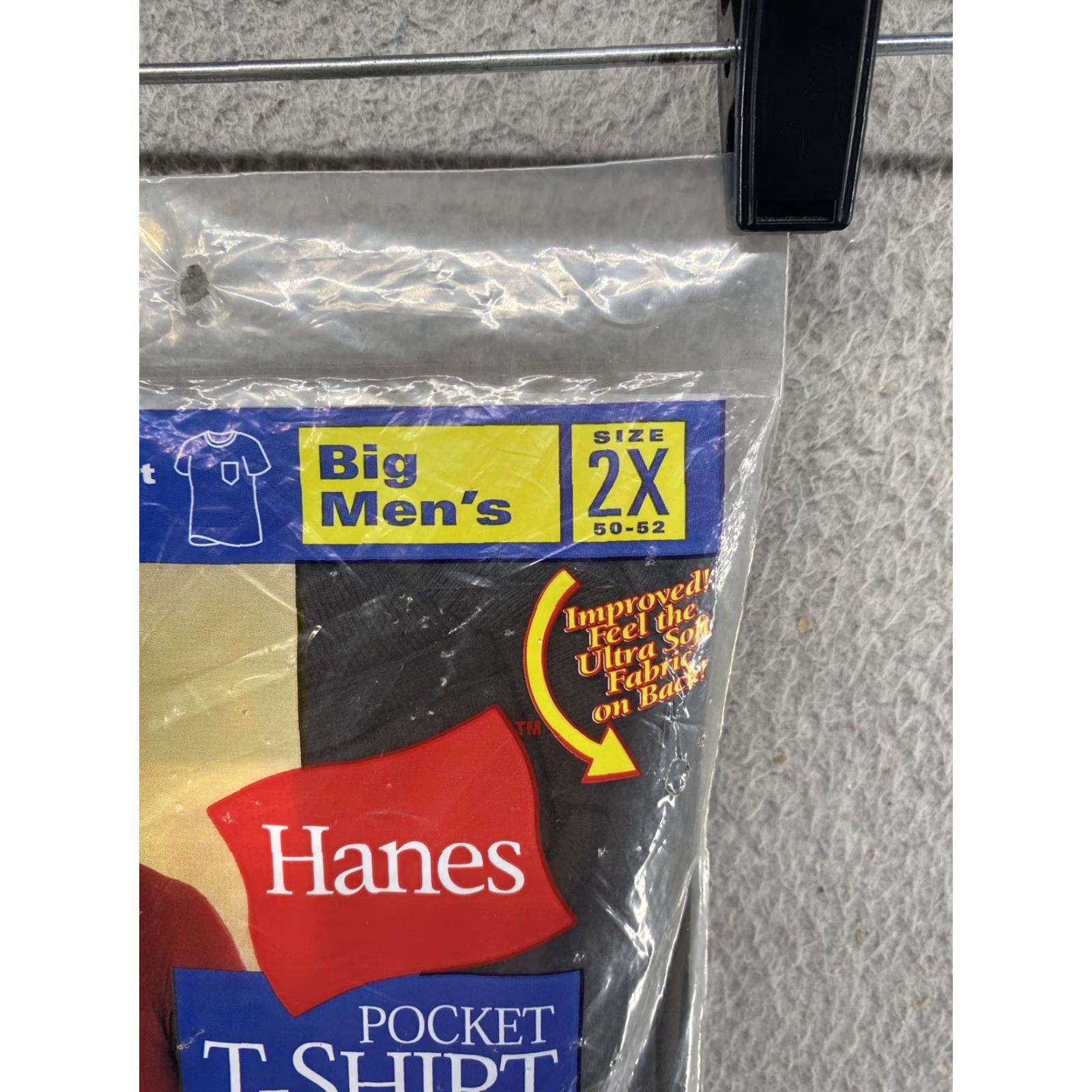 Hanes VINTAGE Hanes Black Pocket T-Shirt Men Big 2X Cotton Crew Neck Short Sleeve Classic Basic Tee with Pocket Mens 2000s Size US XXL / EU 58 / 5 - 2 Thumbnail