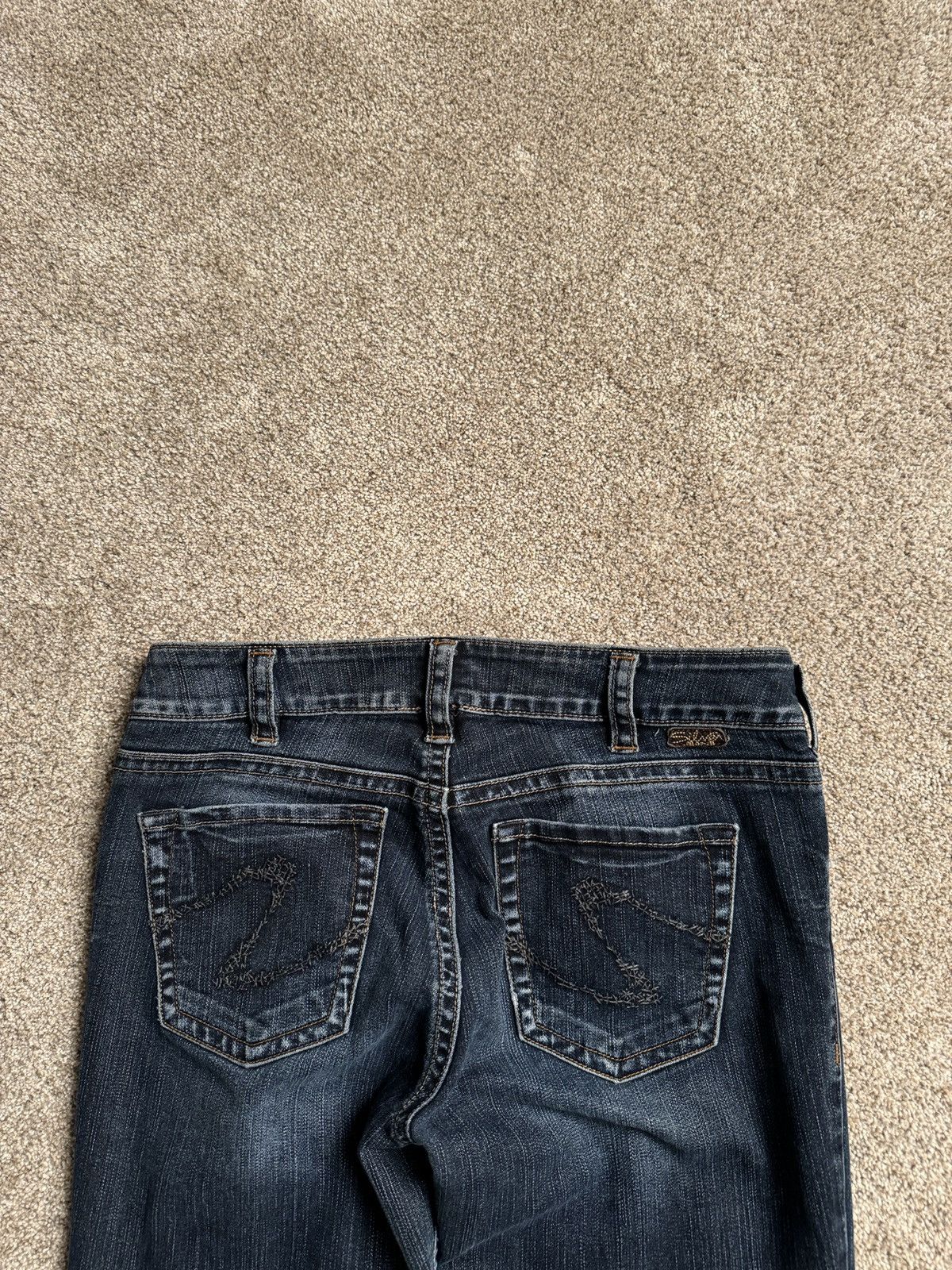 Silver Jeans Co. SILVER JEANS INDIGO BLUE HAND EMBROIDERY “SUKI” DENIM Size US 29 - 2 Thumbnail