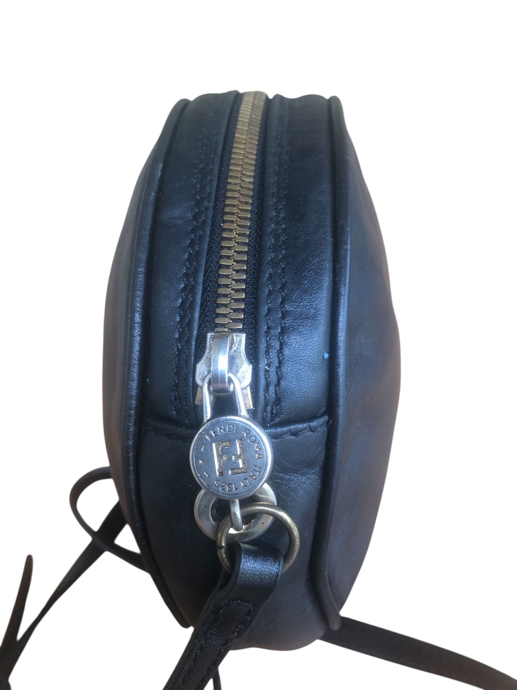 Fendi Rare Vintage Fendi Soft Leather Roundbag Slingbag Size ONE SIZE - 6 Thumbnail