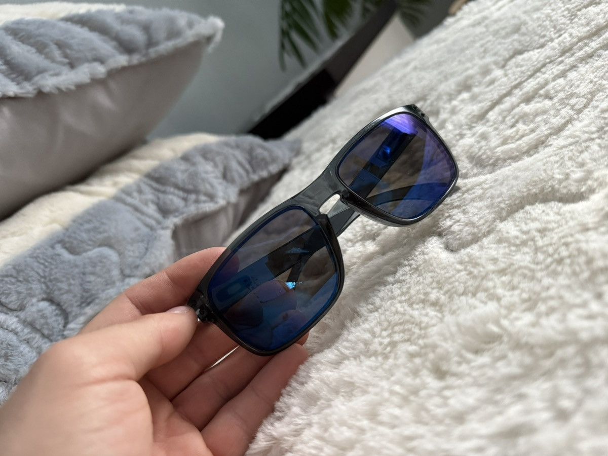 Designer × Oakley × Vintage Oakley Holbrook Blue Lens Sunglasses Sport Style Size 32 - 2 Thumbnail