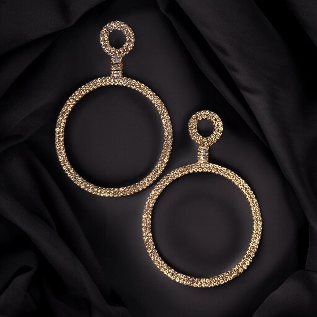 Other Gold tone large paved circle hoop earrings Size ONE SIZE - 1 Thumbnail