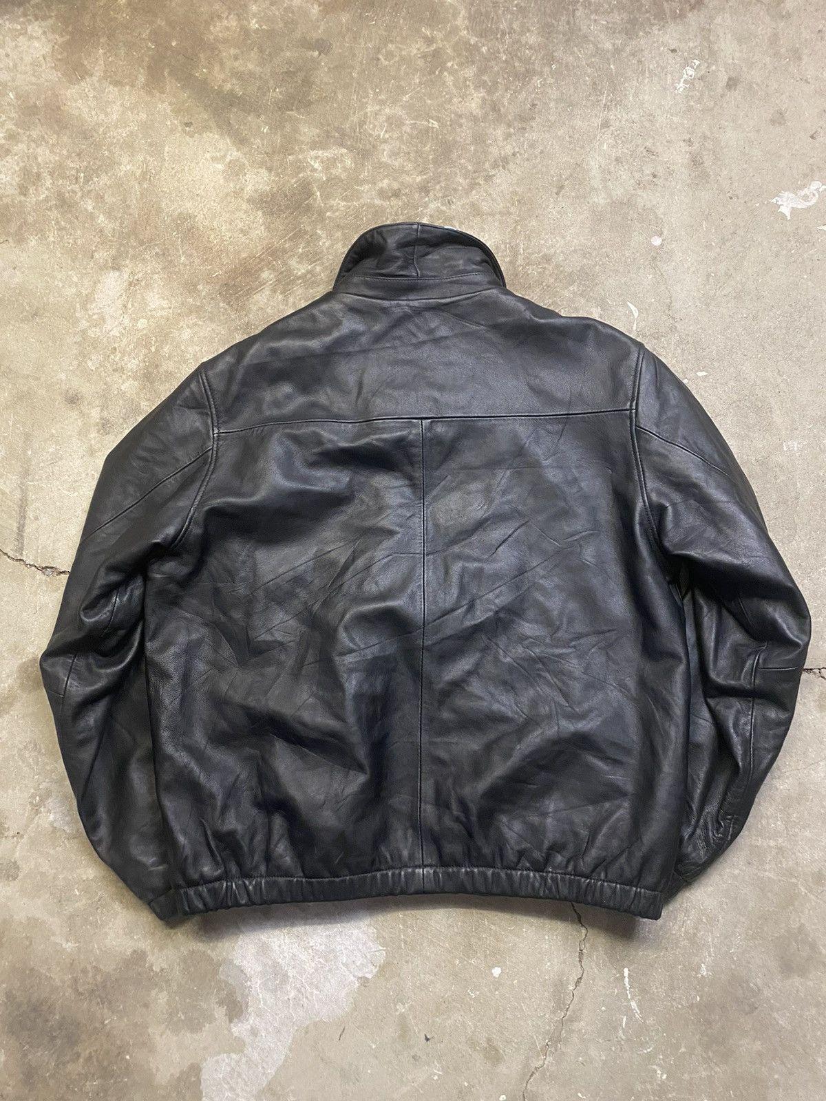 Other Leather bomber jacket paired with free Burberry scarf Size US L / EU 52-54 / 3 - 5 Thumbnail