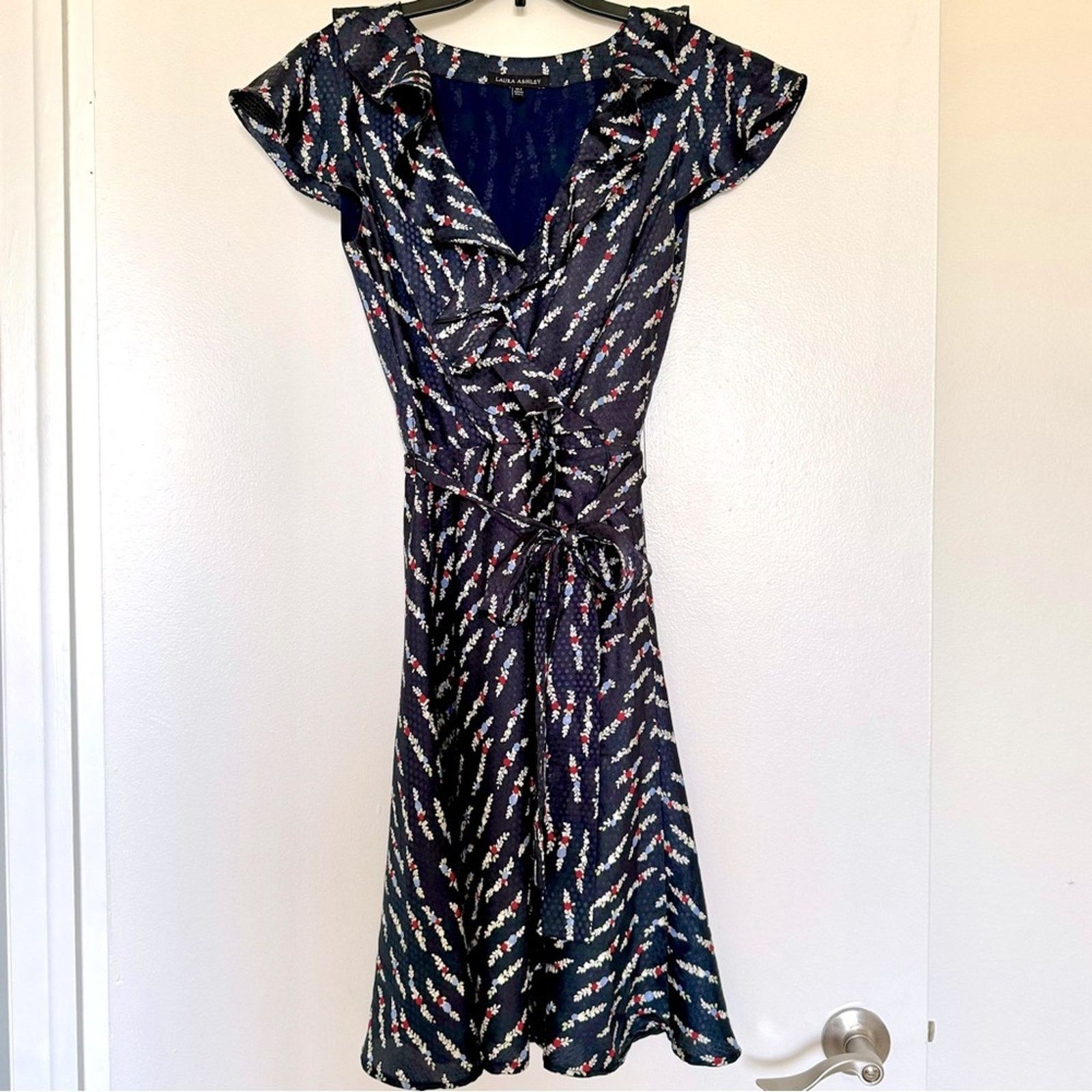 Laura Ashley Laura Ashley Dress, Size 4, Navy Blue Floral, Ruffled Size S / US 4 / IT 40 - 2 Thumbnail