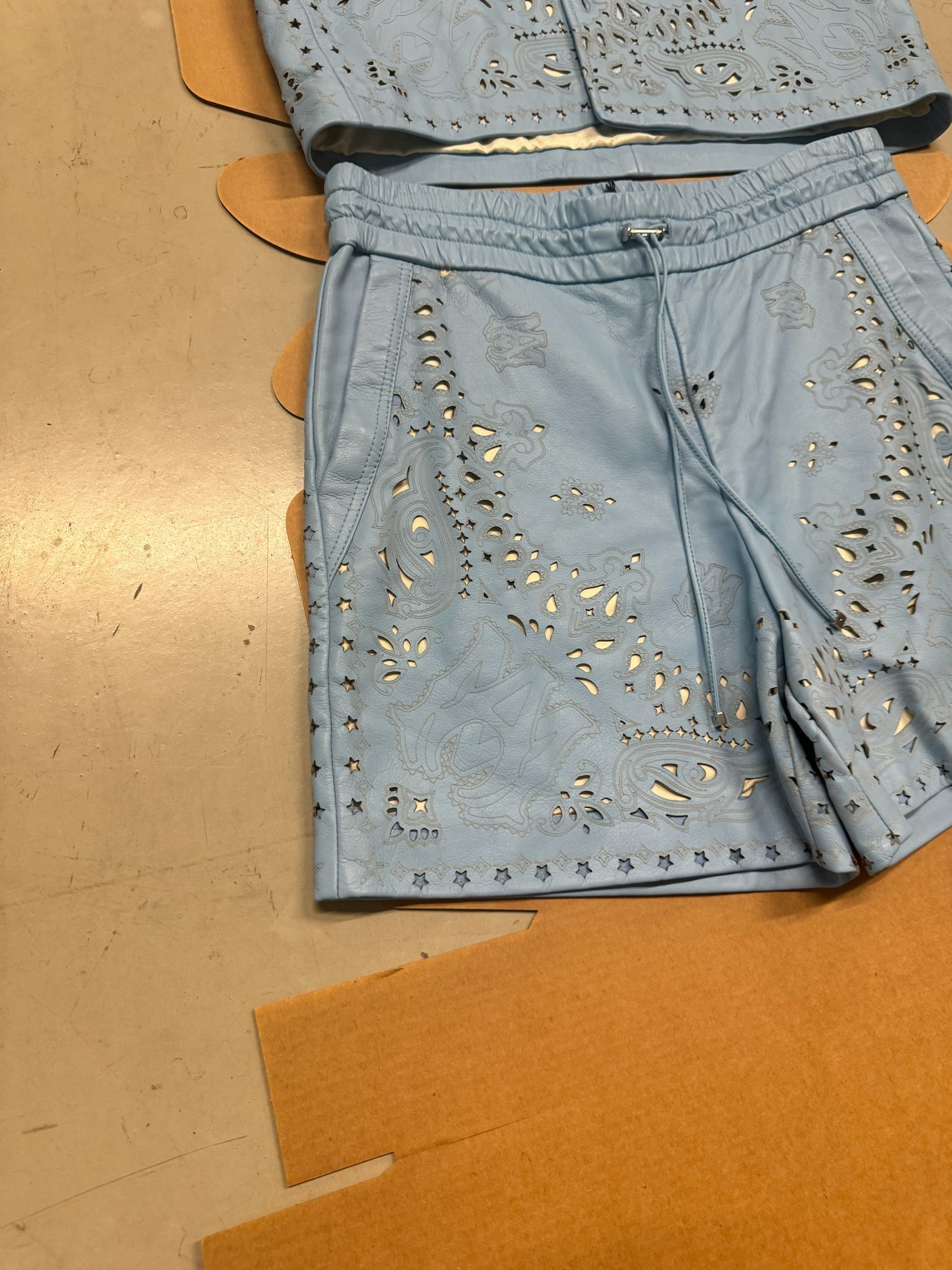 Amiri o1alsim10925 Star-Bandana Cut Out Full Set Shirt And Shorts Size US M / EU 48-50 / 2 - 2 Thumbnail