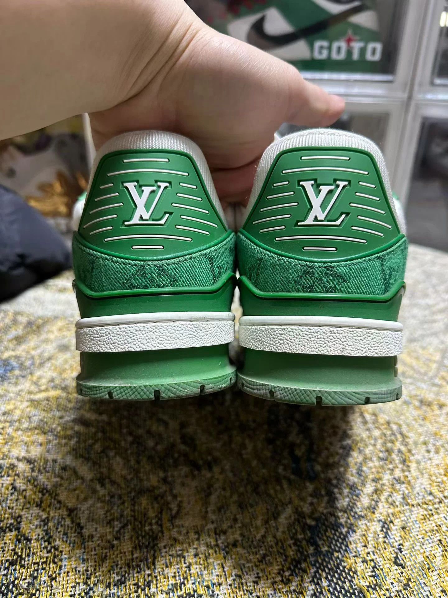Louis Vuitton LOUIS VUITTON Trainer men's green white low-top 6 unworn Size US 6 / EU 39 - 6 Thumbnail
