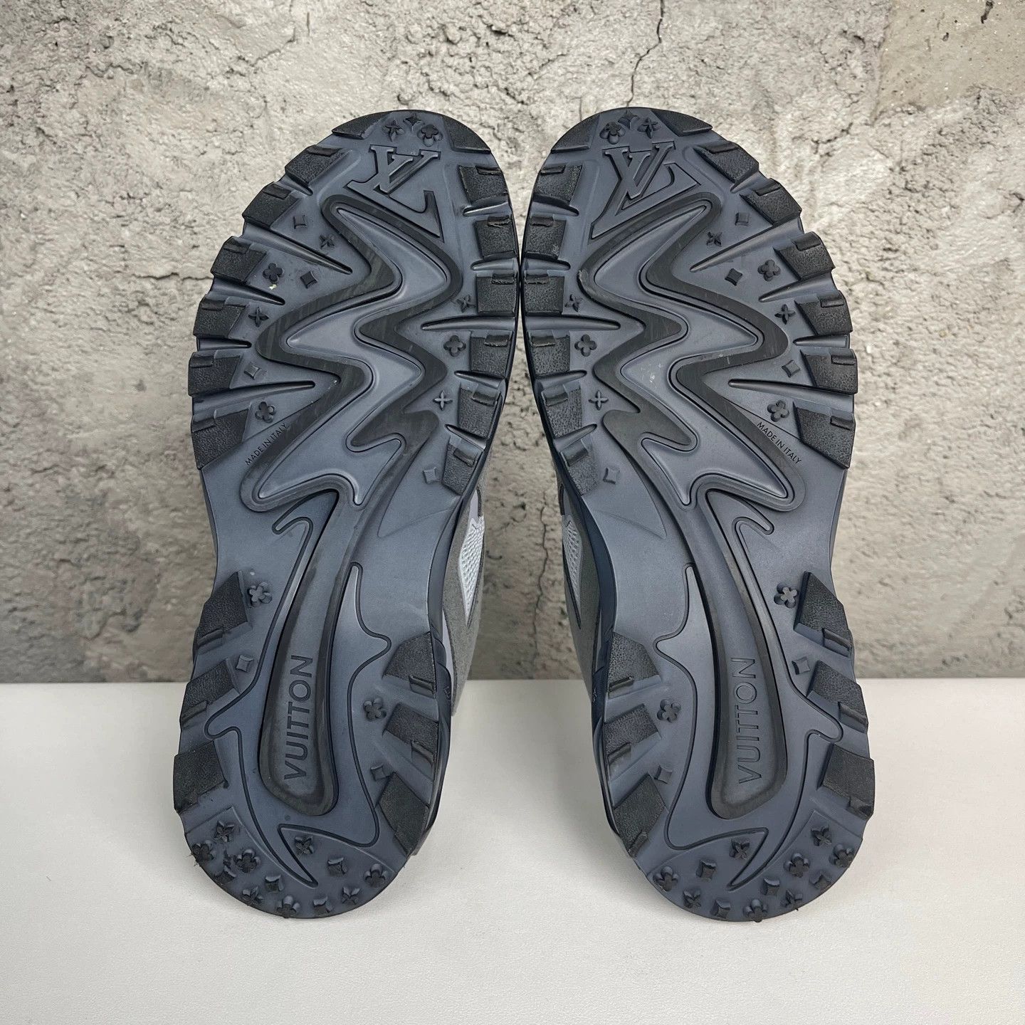Louis Vuitton LV Runner Tatic Sneakers 9.5 99 new Size US 9.5 / EU 42-43 - 8 Thumbnail