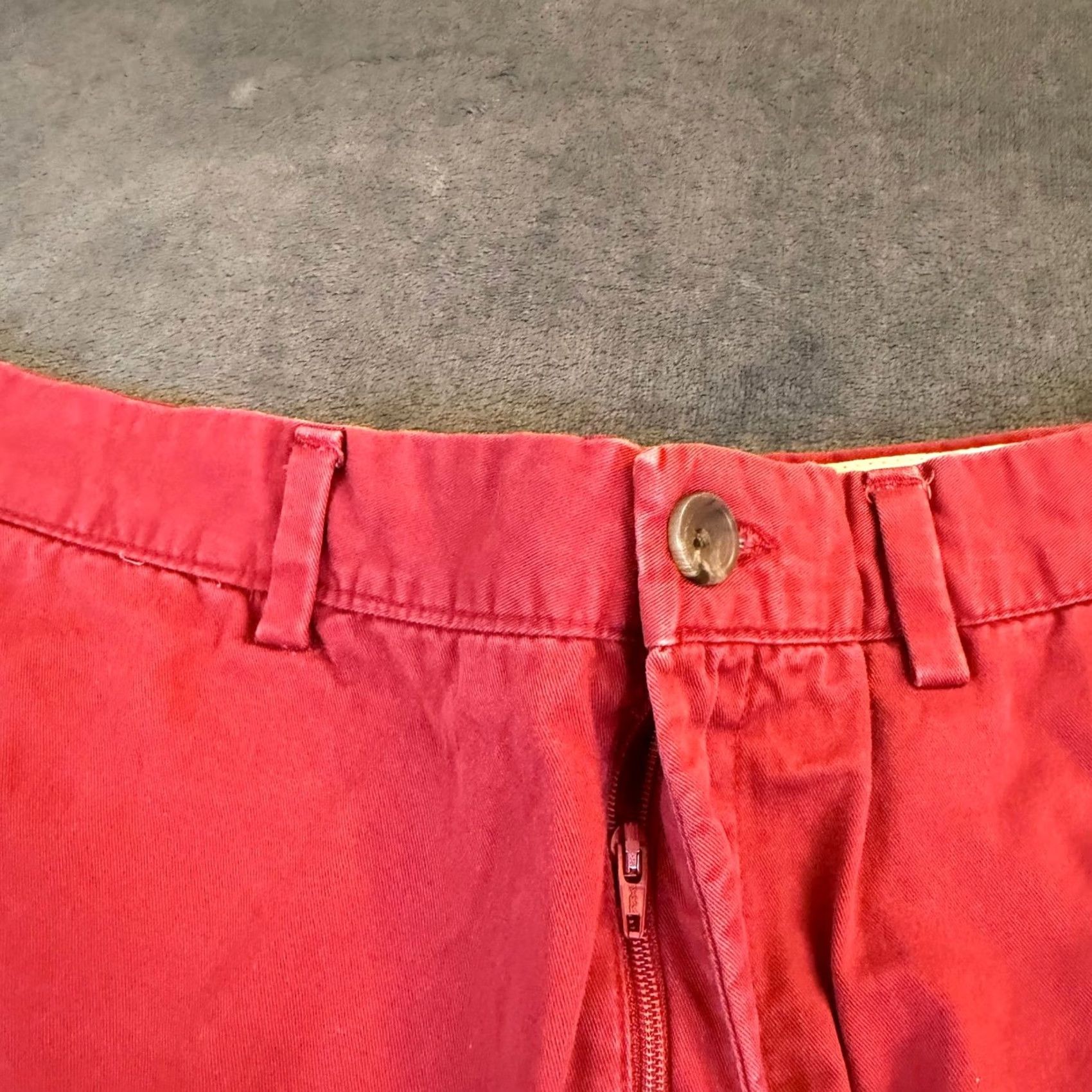 Banana Republic VINTAGE Banana Republic Red Chino Shorts Mens 33 Flat Front Casual Summer Summer, Spring, Casual Mens 33 Red chinos banana republic shorts Size US 33 - 4 Thumbnail