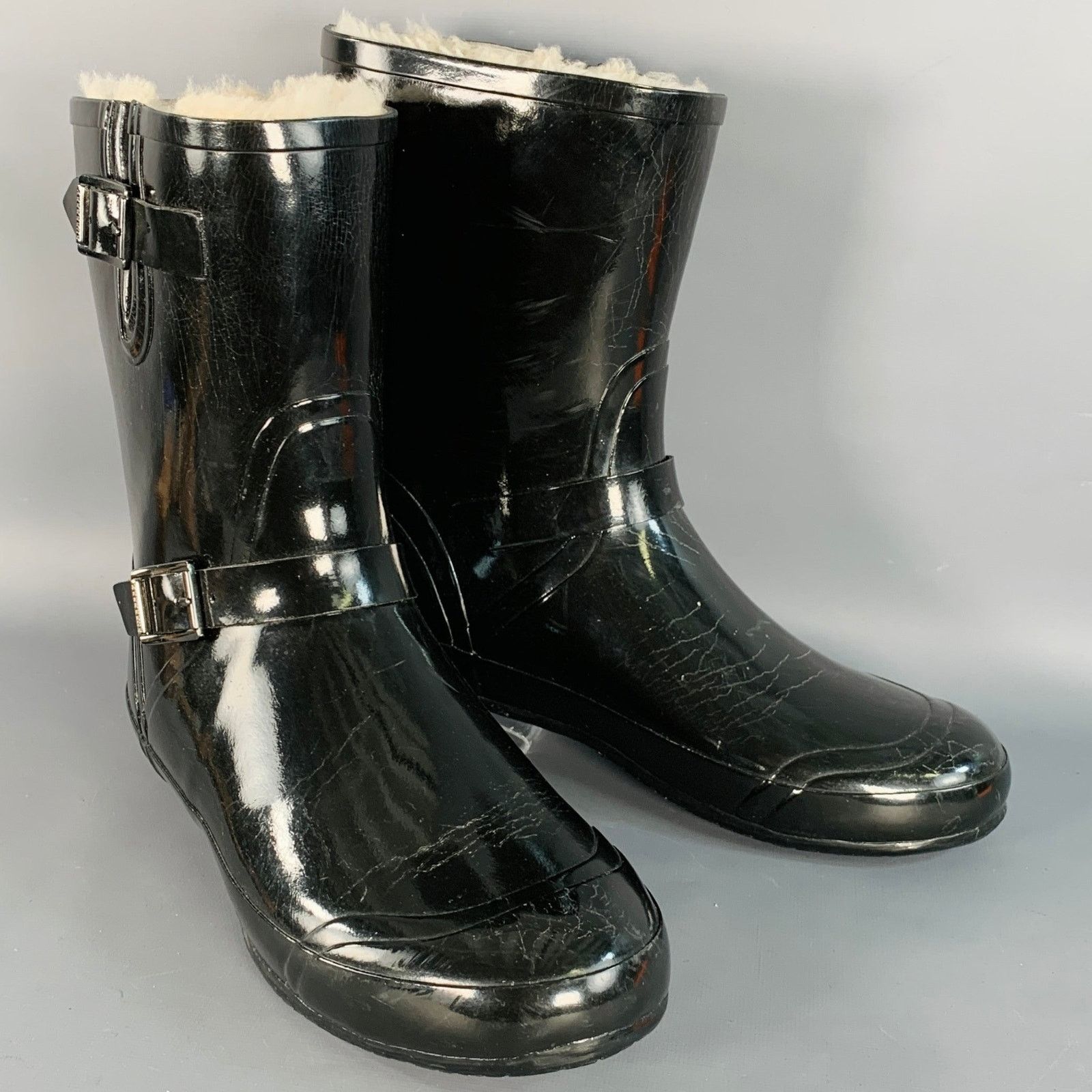 Burberry BURBERRY Size 10 Black Rubber Shearling Lined Rain Boots Size US 10 / EU 43 - 1 Thumbnail