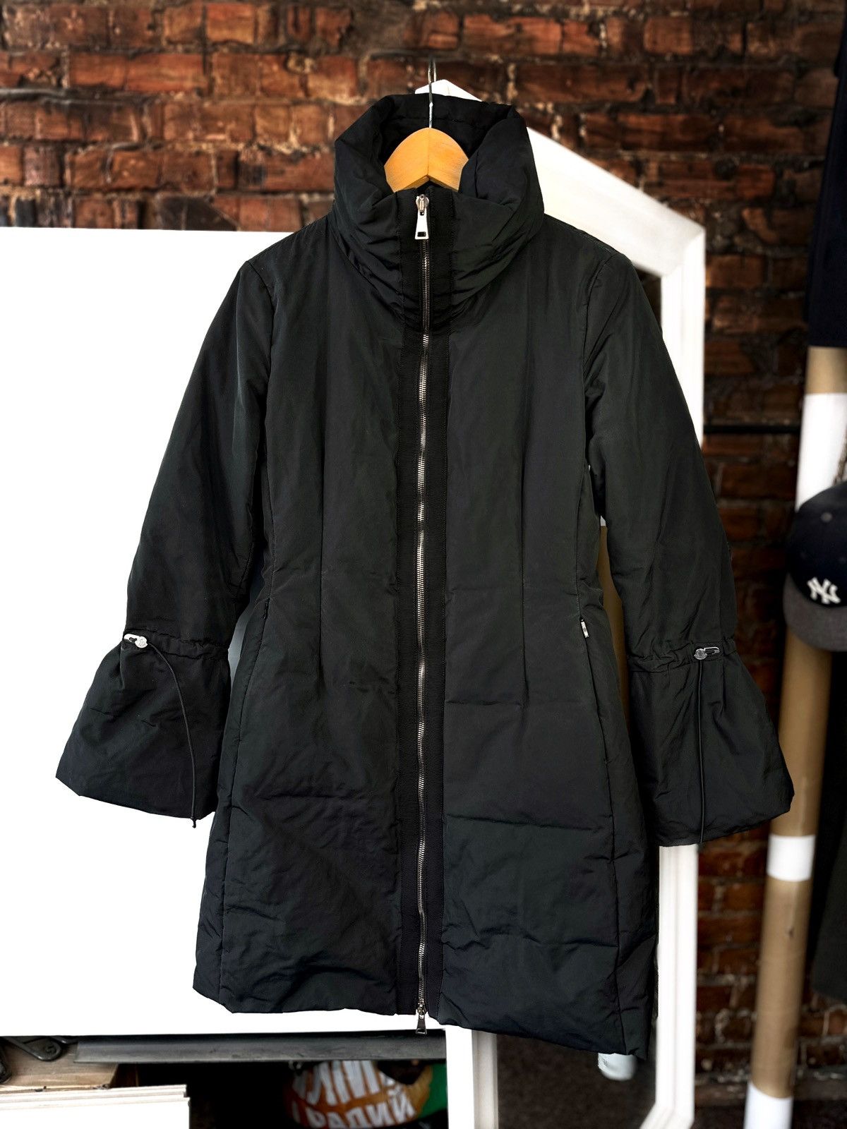 Moncler Moncler Alnus Down Long Jacket Black Size: 1 (S) RRP - 950$ Size S / US 4 / IT 40 - 5 Thumbnail
